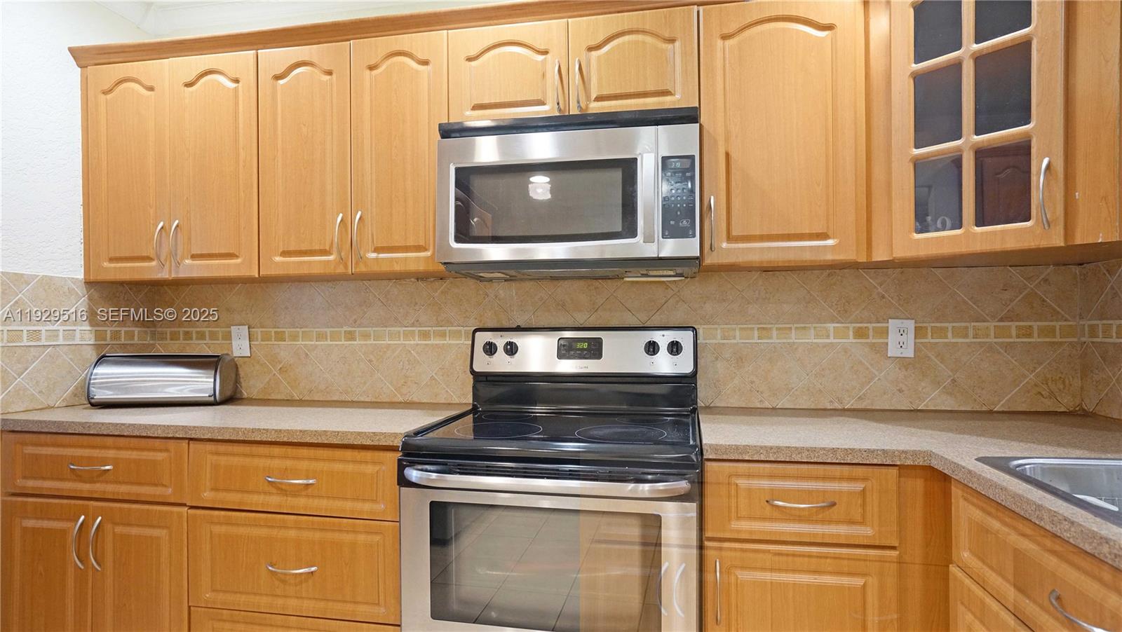 PASADENA LAKES SOUTH - Residential