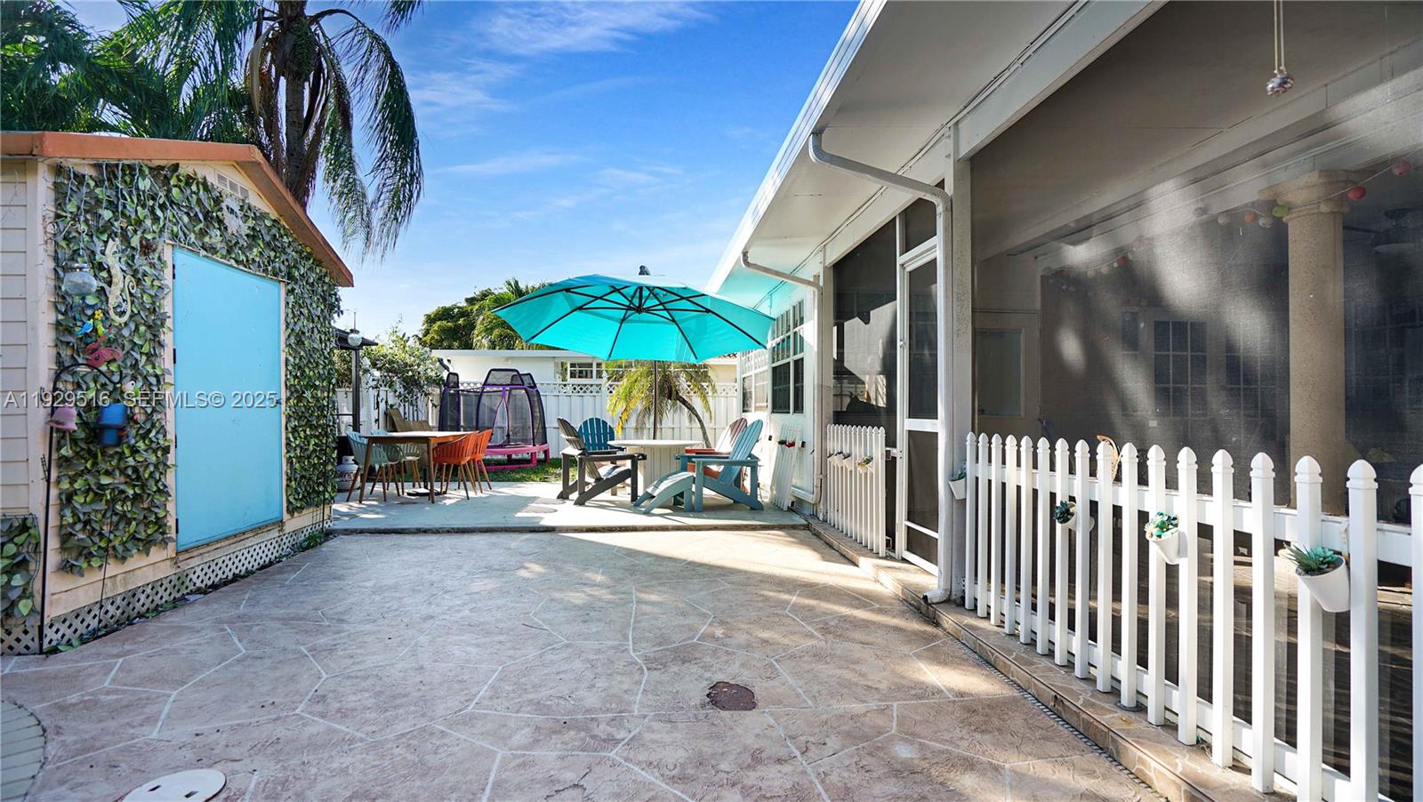 PASADENA LAKES SOUTH - Residential