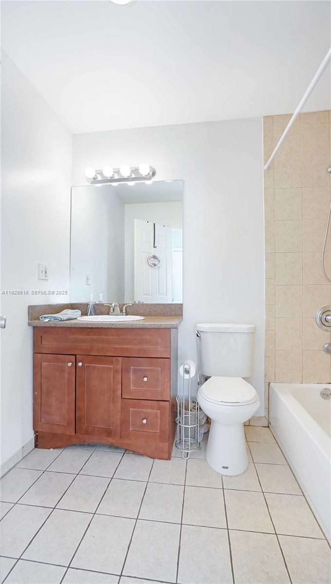 PASADENA LAKES SOUTH - Residential