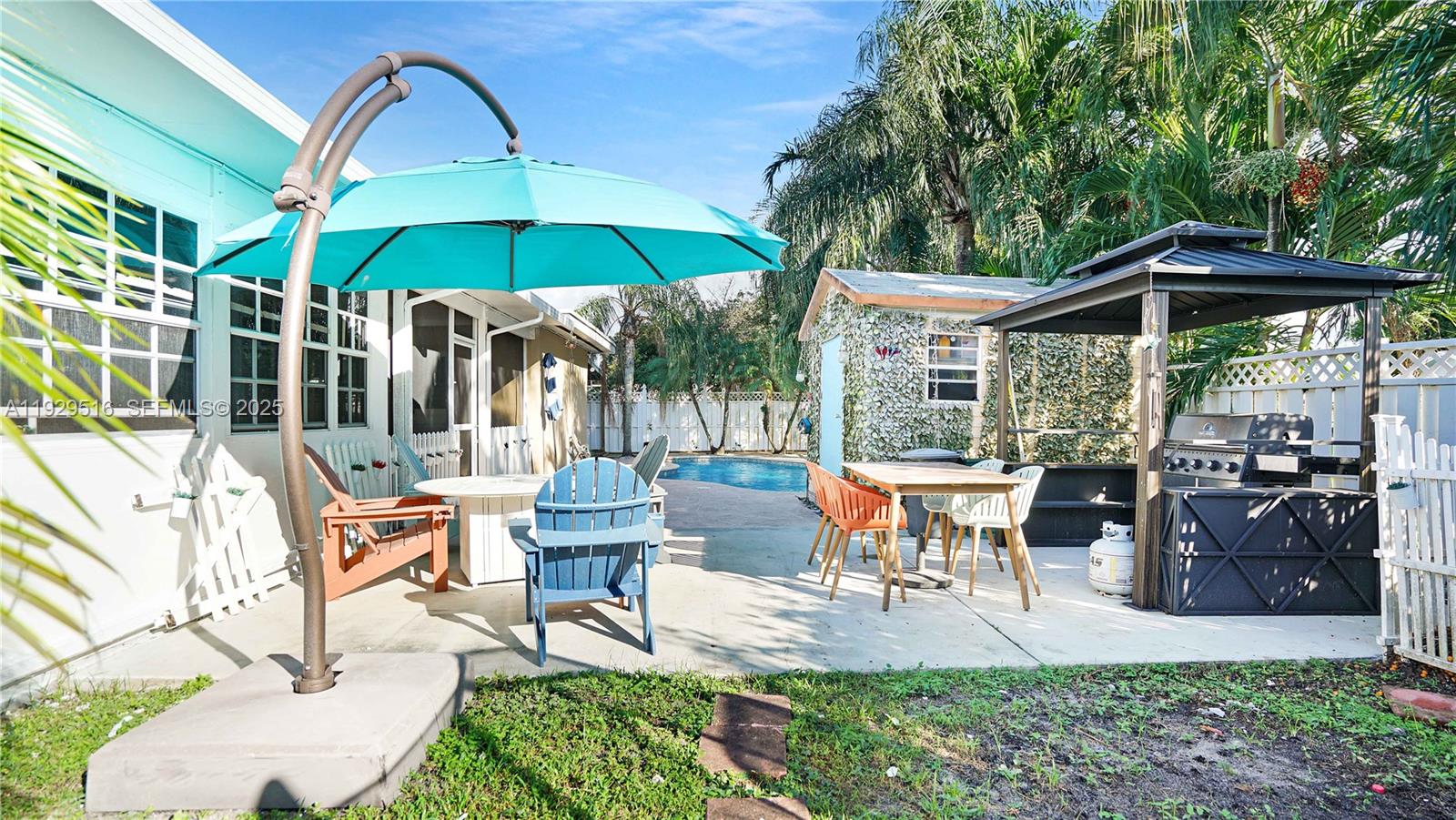 PASADENA LAKES SOUTH - Residential