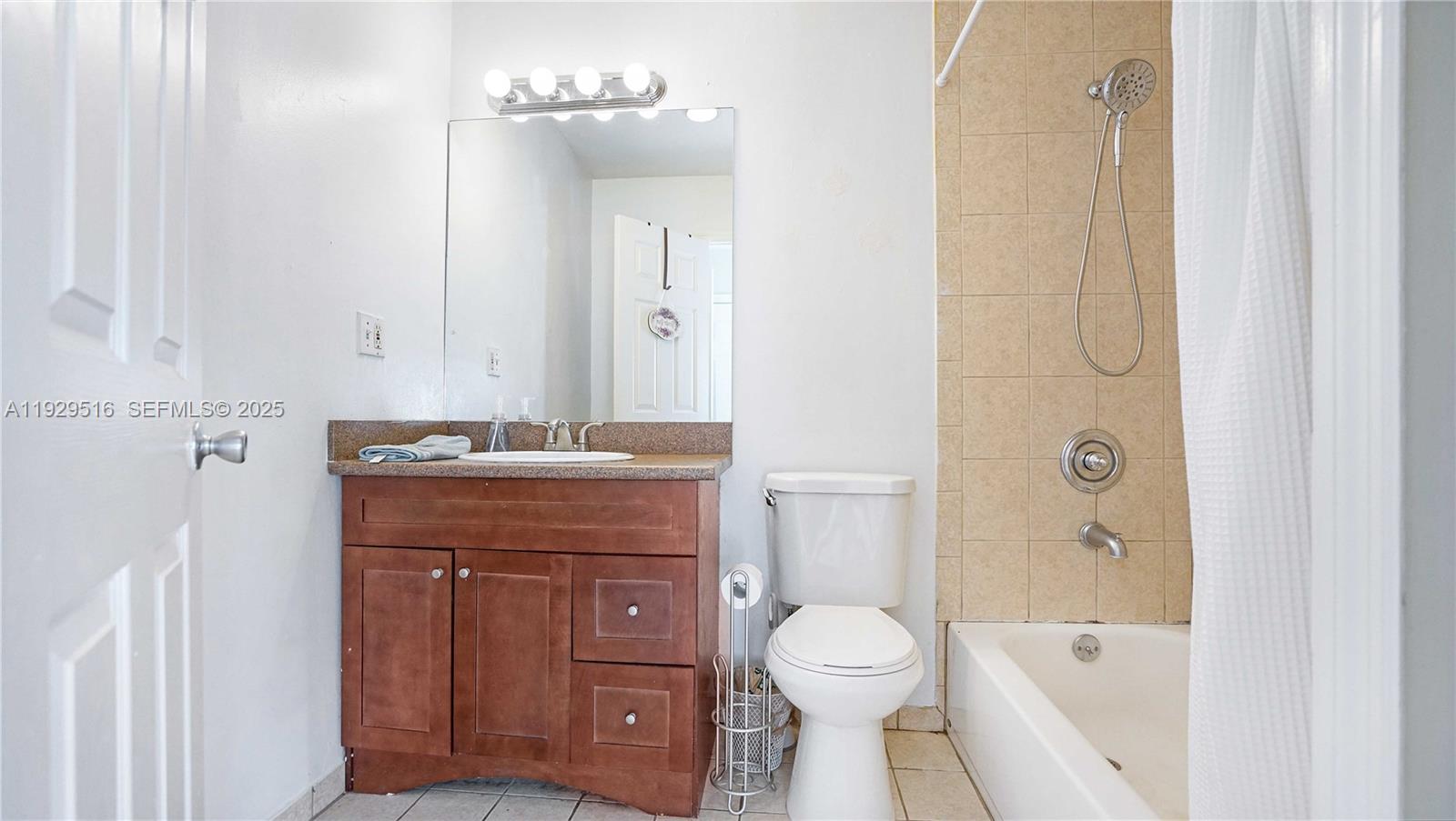 PASADENA LAKES SOUTH - Residential