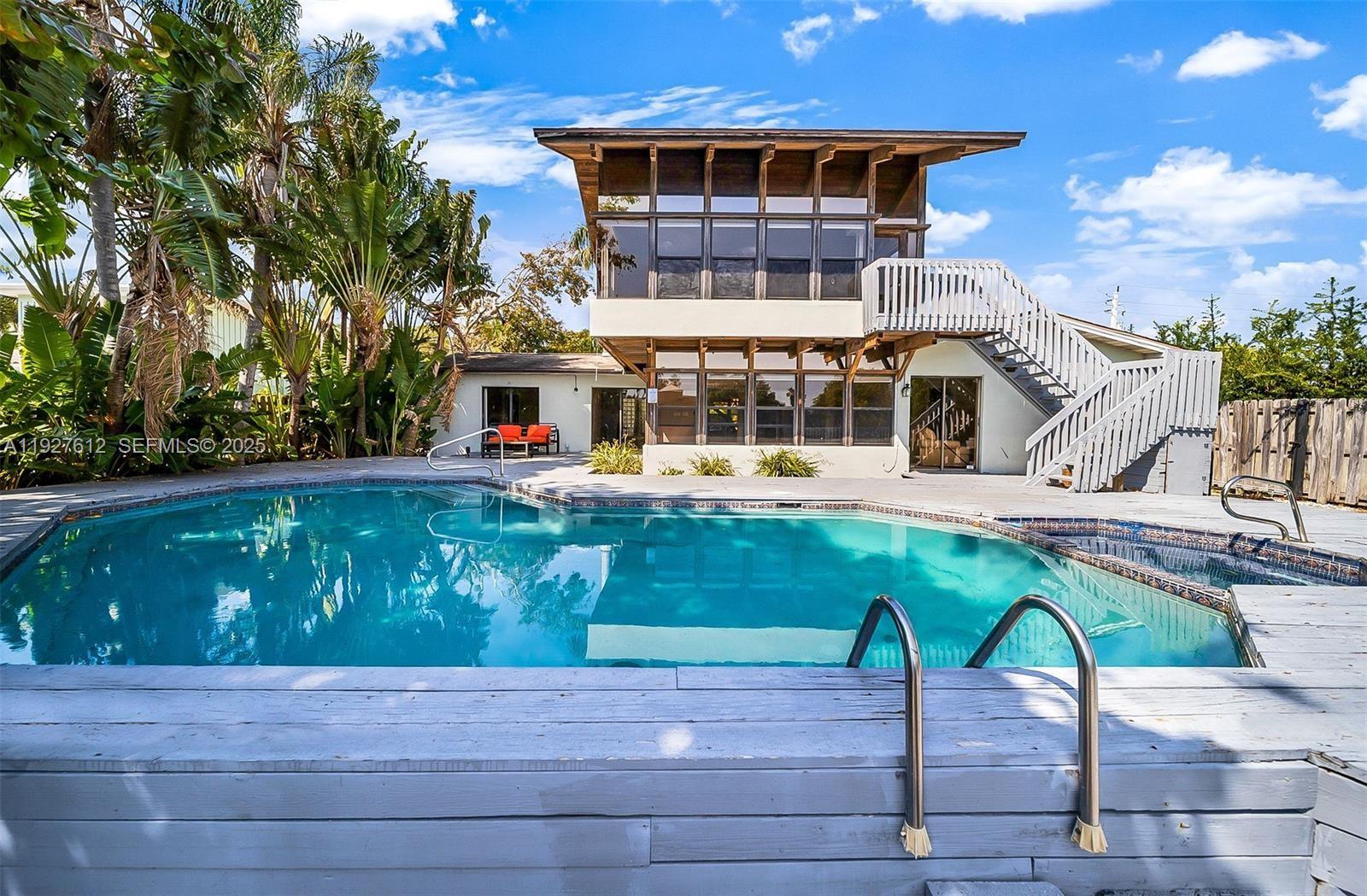 View photos, virtual tours, details... 1524 NE 18th Ave