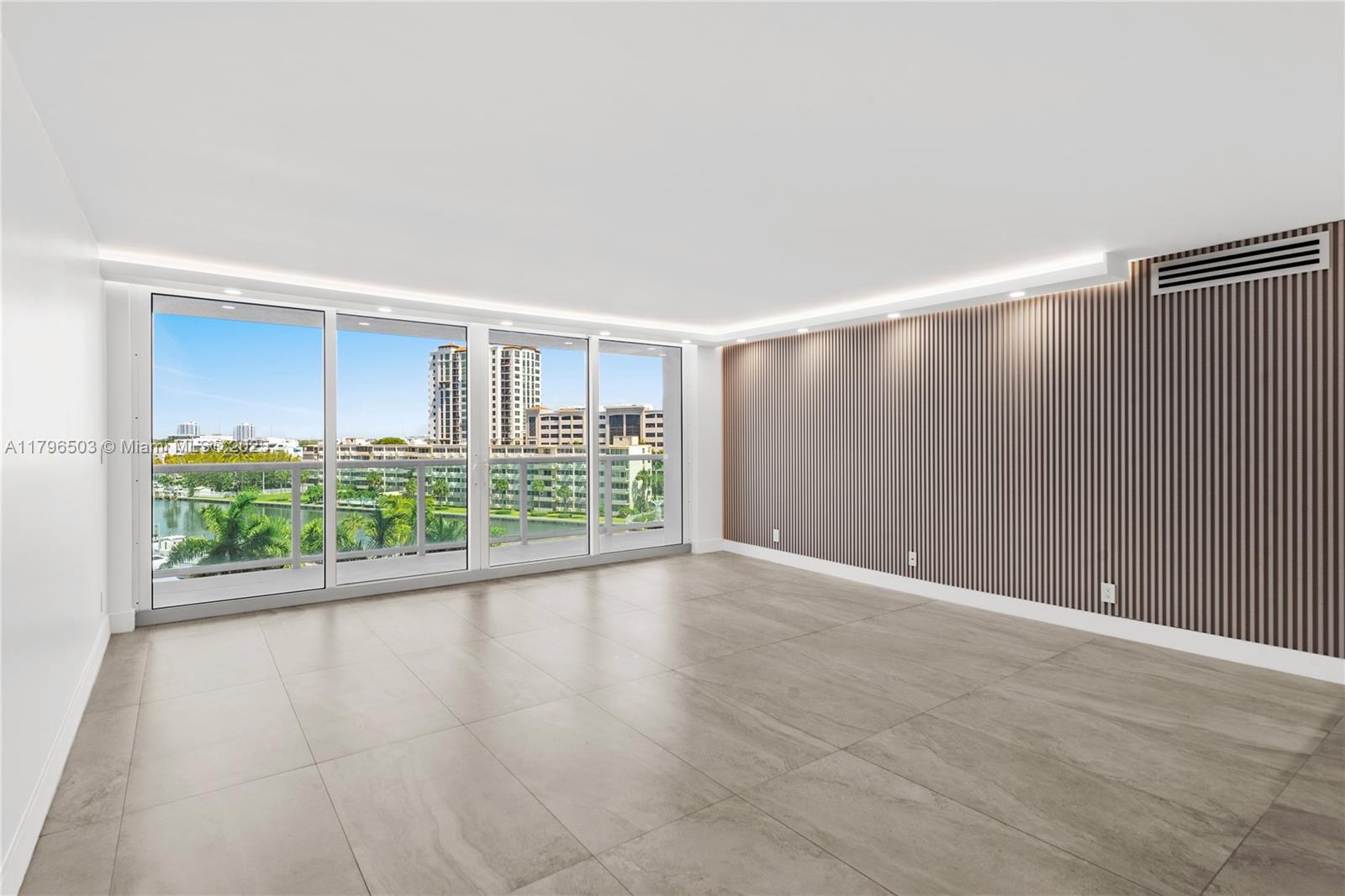 100 Bayview Dr 604
