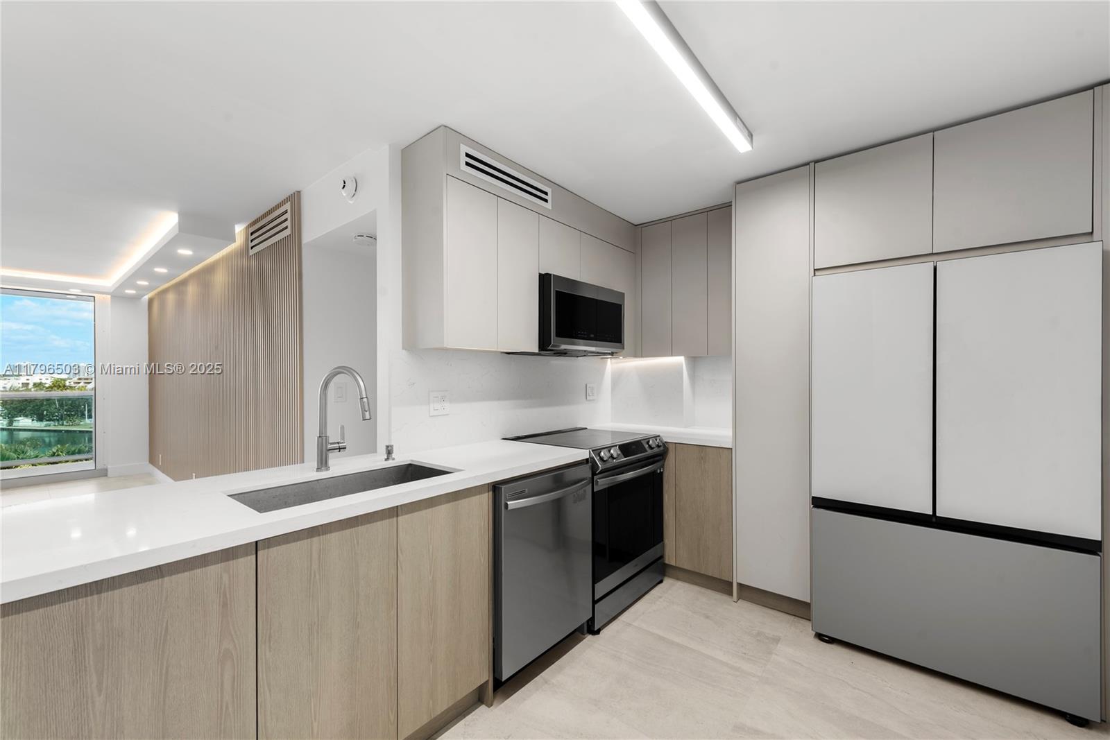 100 Bayview Dr 604, Sunny Isles Beach, Miami-Dade County, Florida - 2 Bedrooms  
2 Bathrooms - 