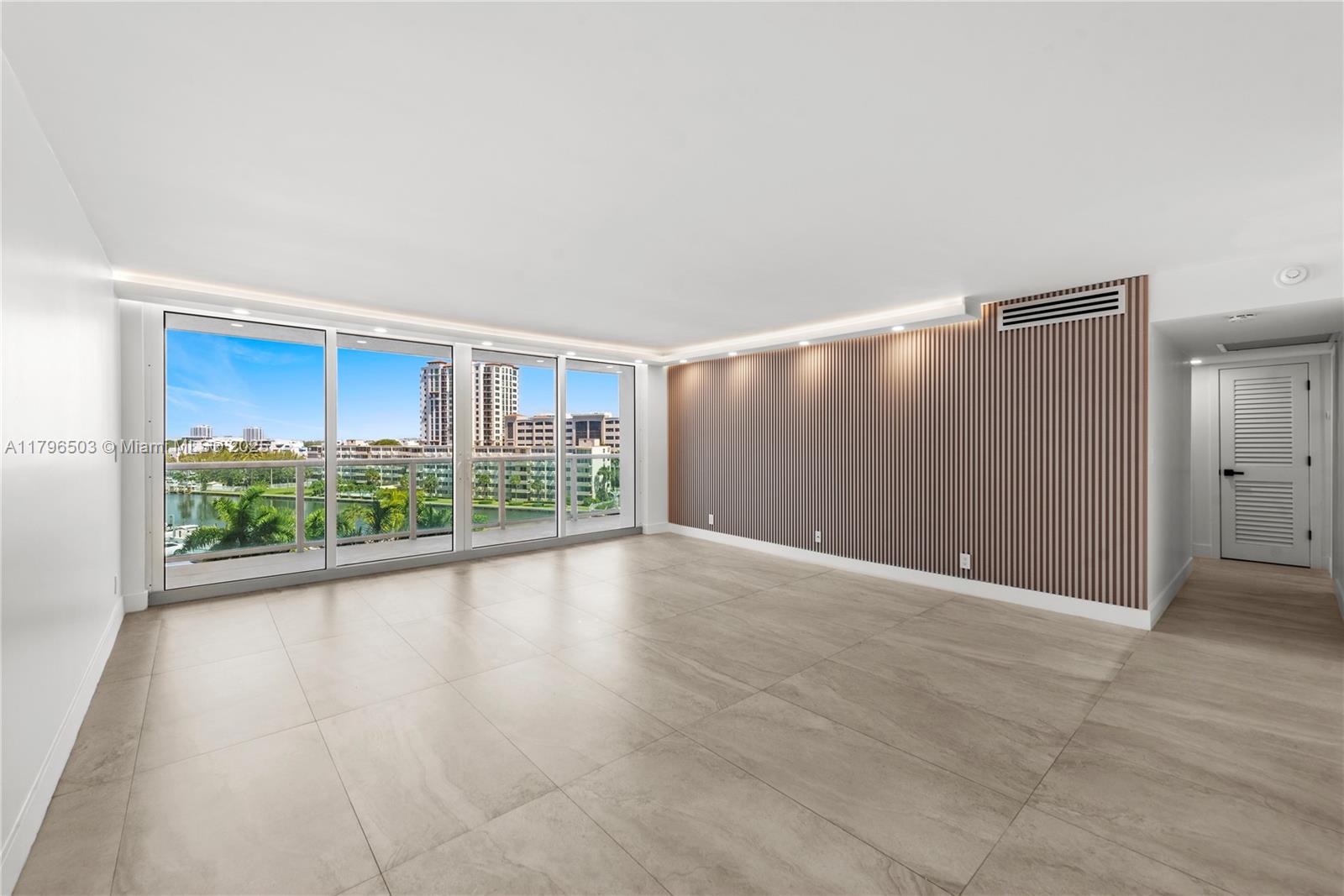 100 Bayview Dr 604