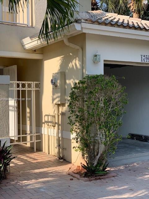 PEMBROKE ISLES 1 - Residential Lease