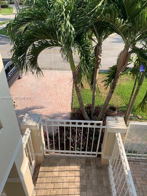 PEMBROKE ISLES 1 - Residential Lease