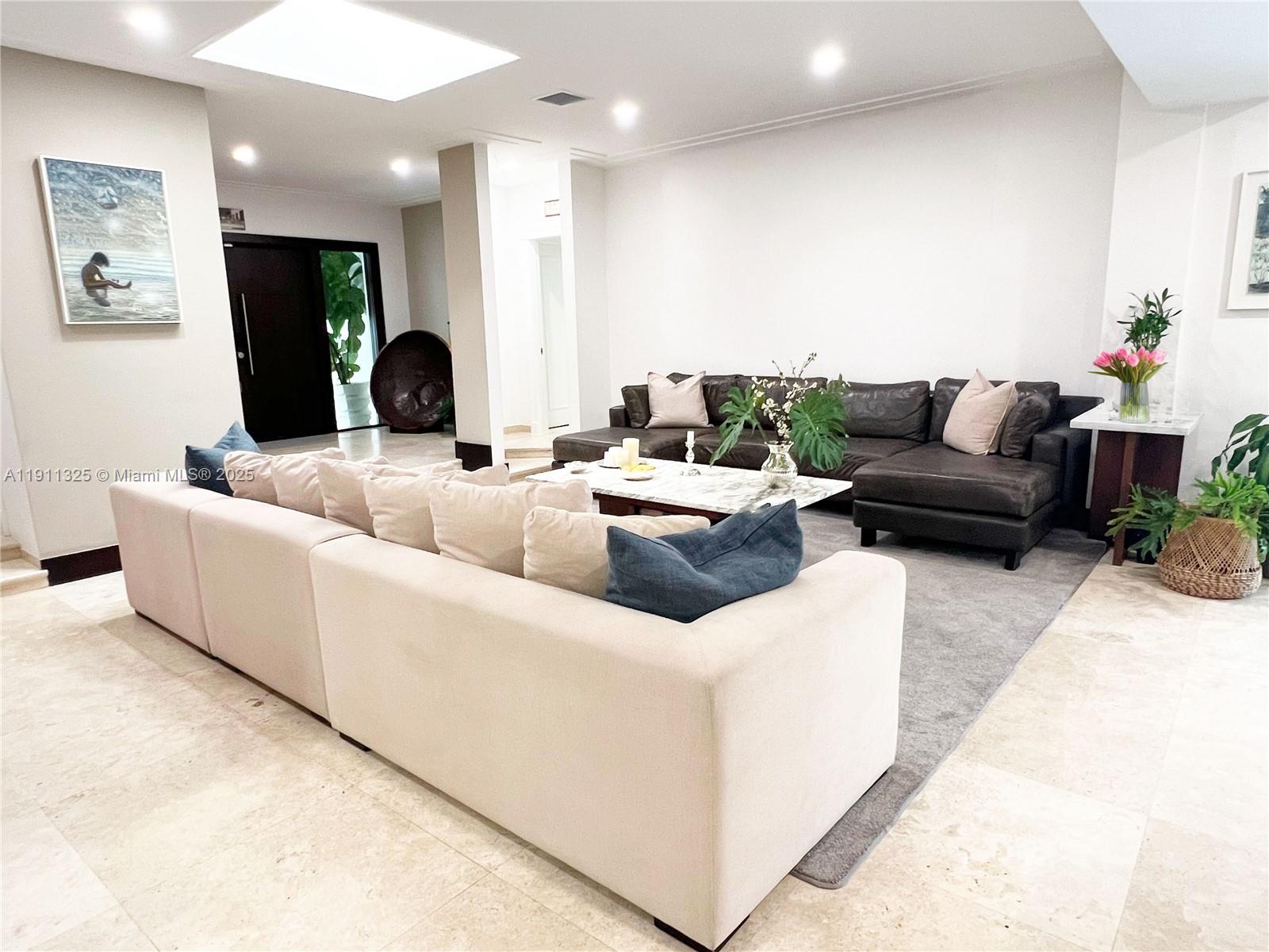 BAY HEIGHTS - Residential Lease