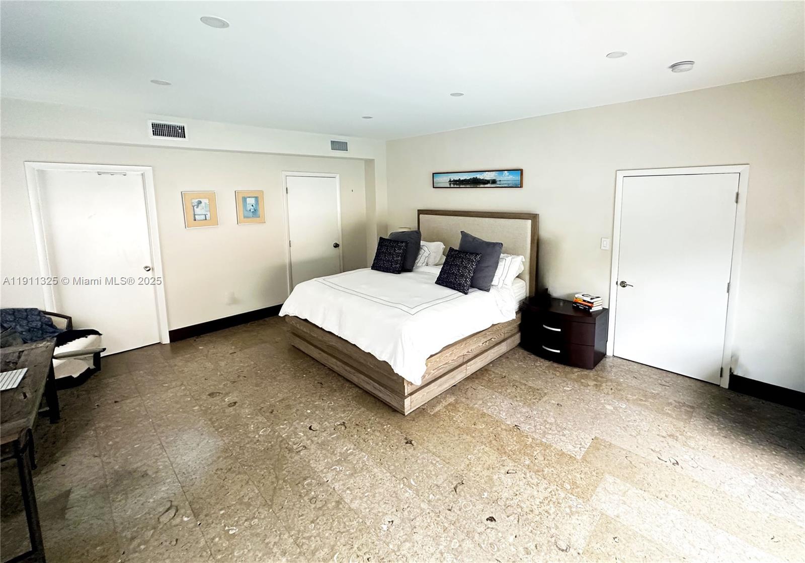 BAY HEIGHTS - Residential Lease