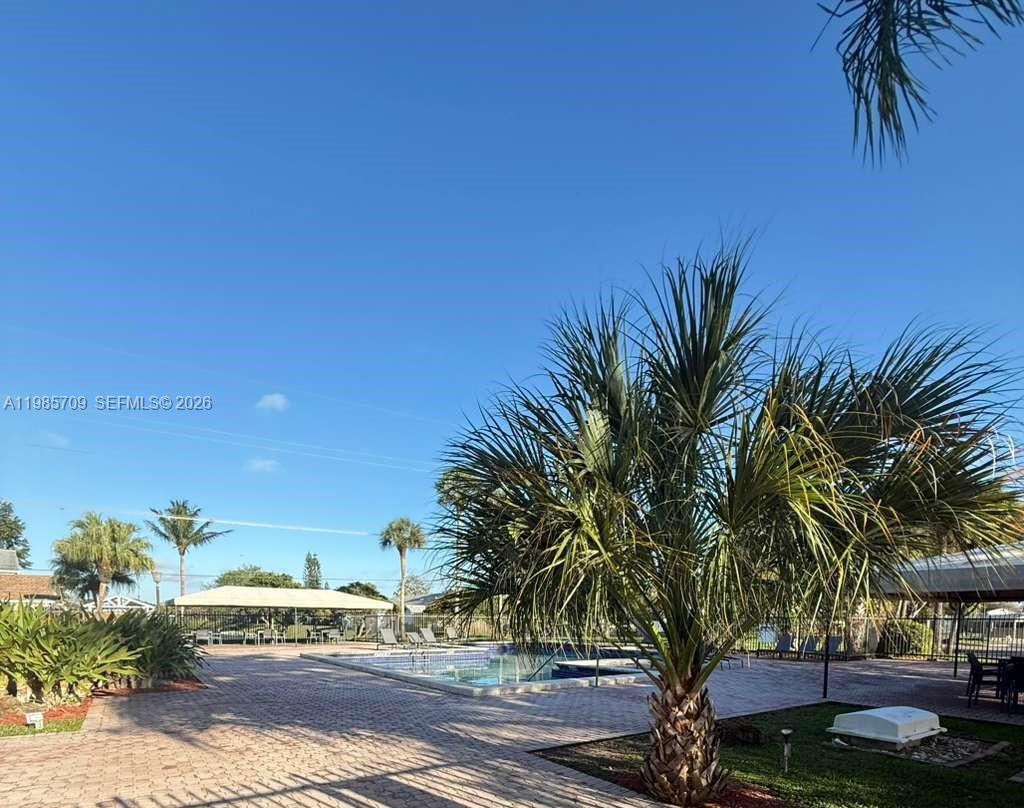 VILLAS OF DEERWOOD REPLAT - Residential Lease