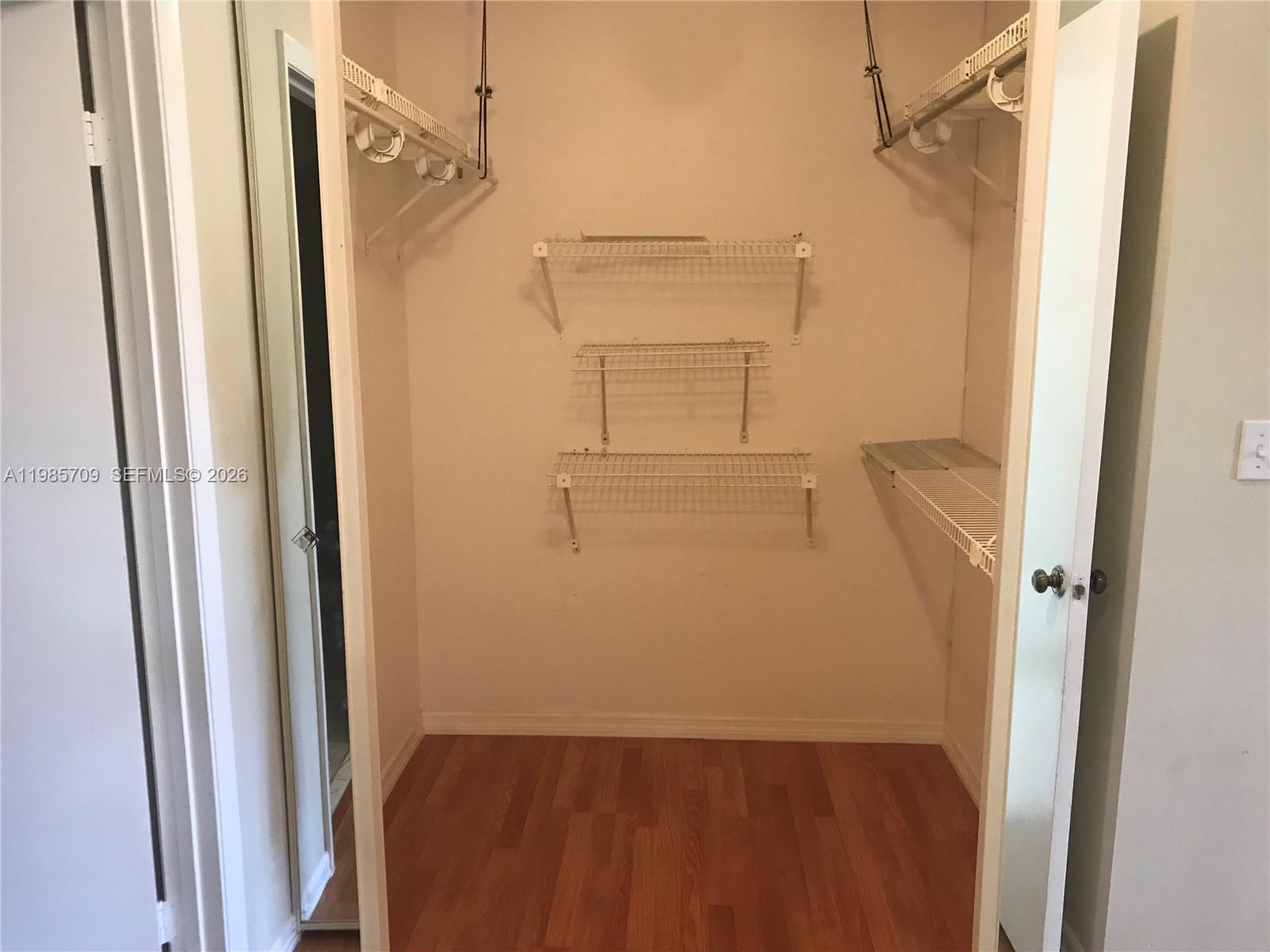 VILLAS OF DEERWOOD REPLAT - Residential Lease