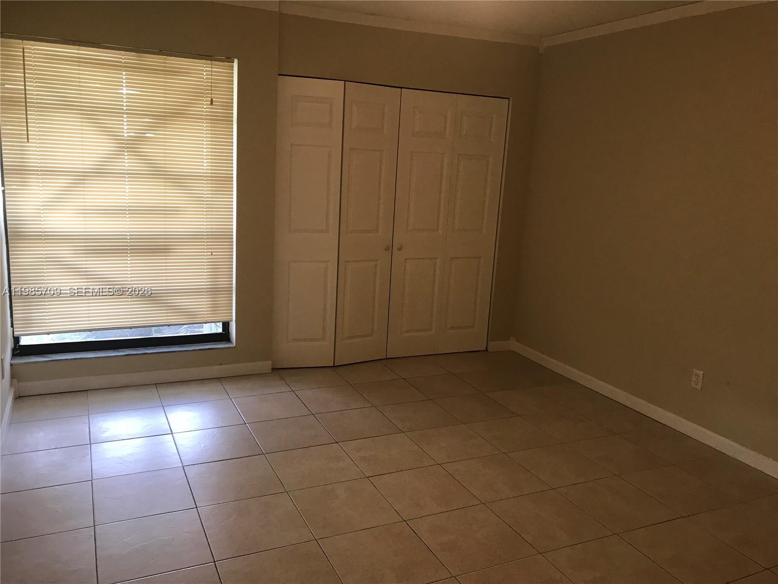 VILLAS OF DEERWOOD REPLAT - Residential Lease