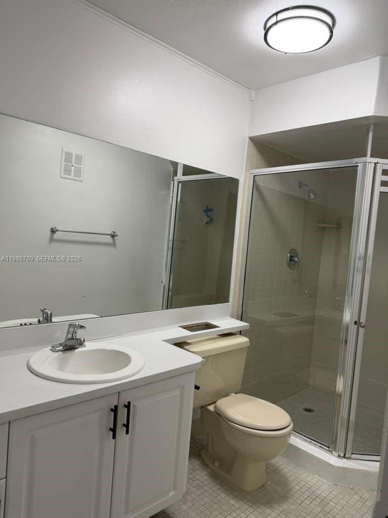 VILLAS OF DEERWOOD REPLAT - Residential Lease