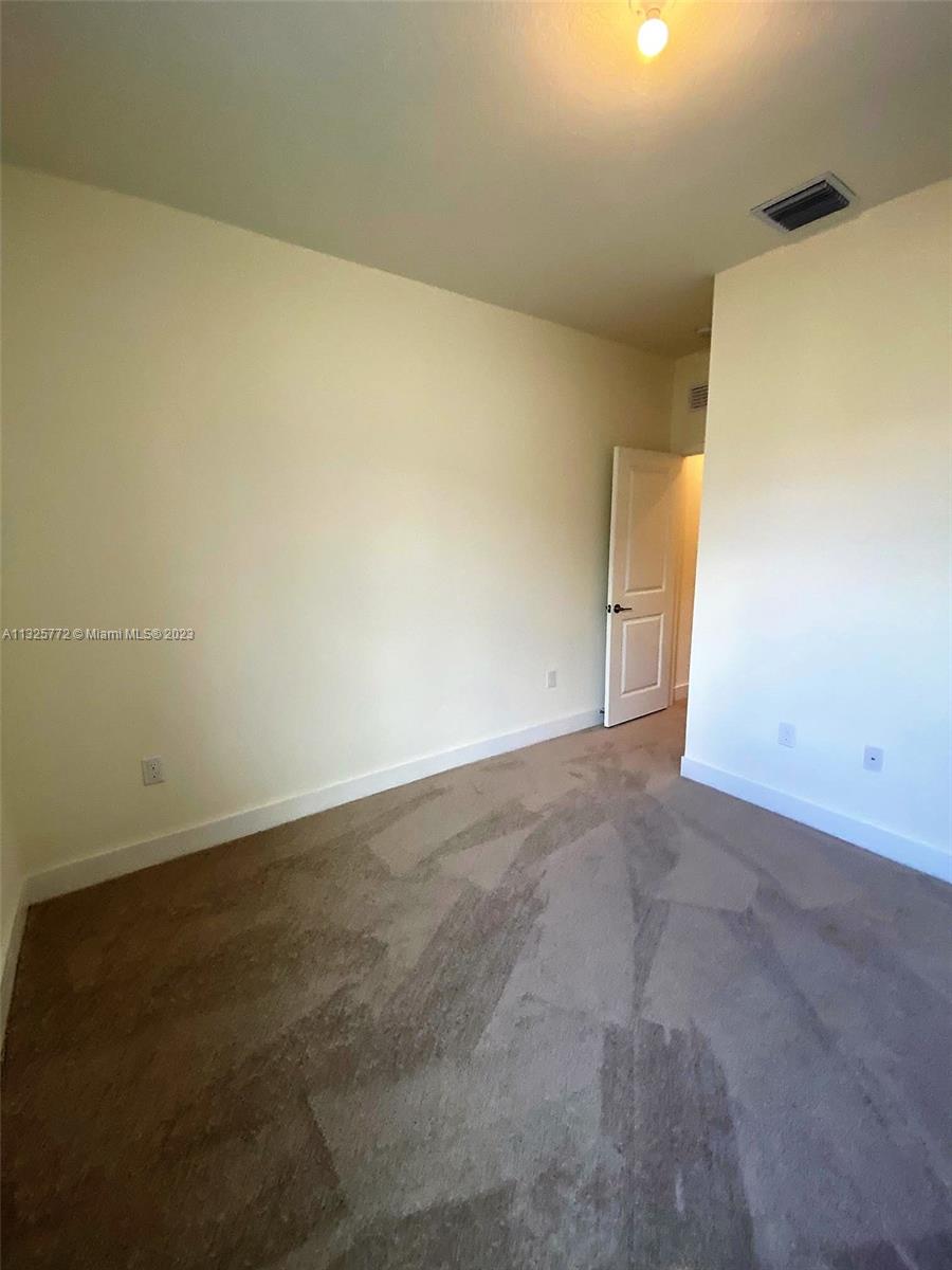 DOWNTOWN DORAL SOUTH PHAS - Residential Lease