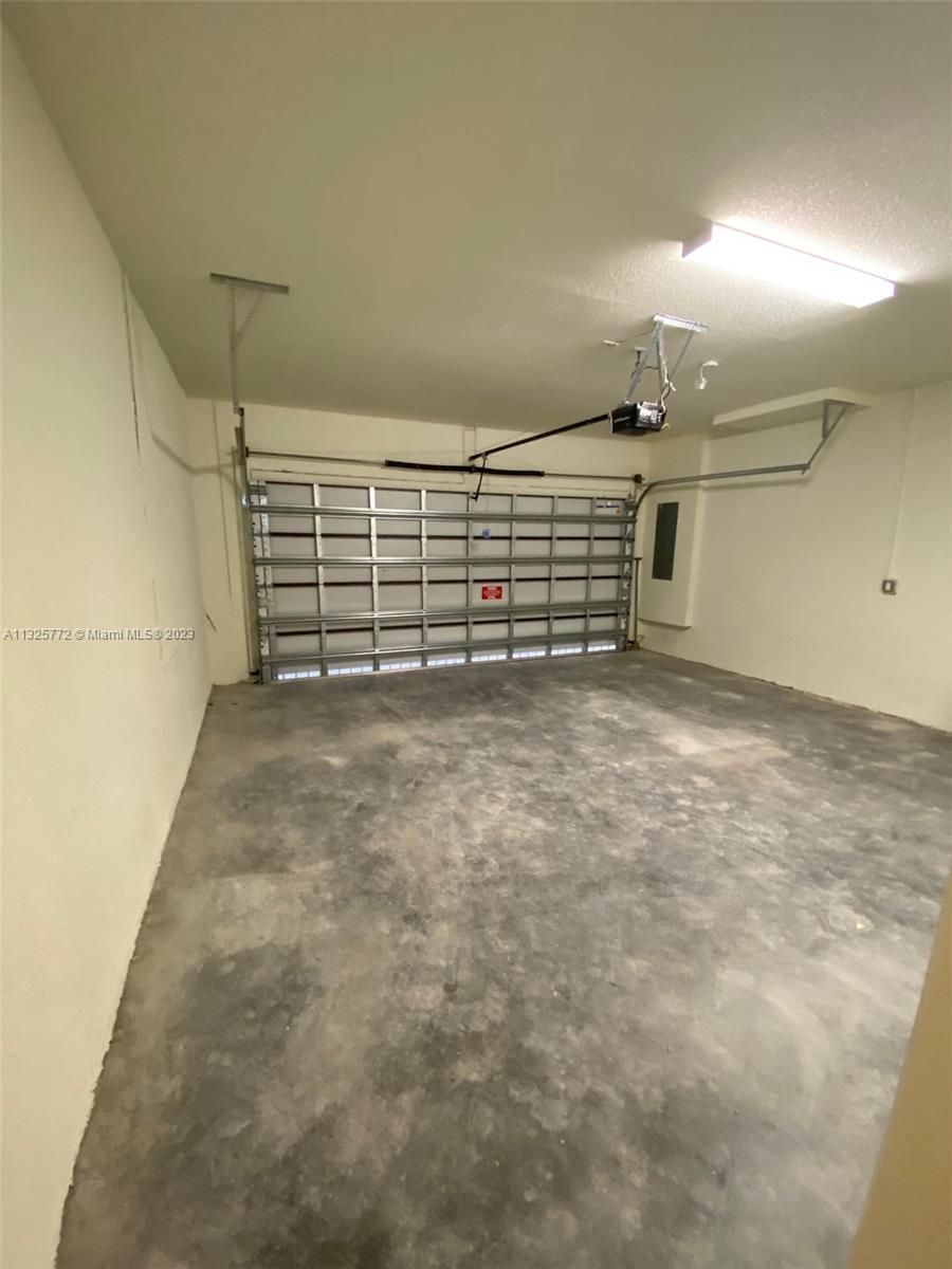 DOWNTOWN DORAL SOUTH PHAS - Residential Lease