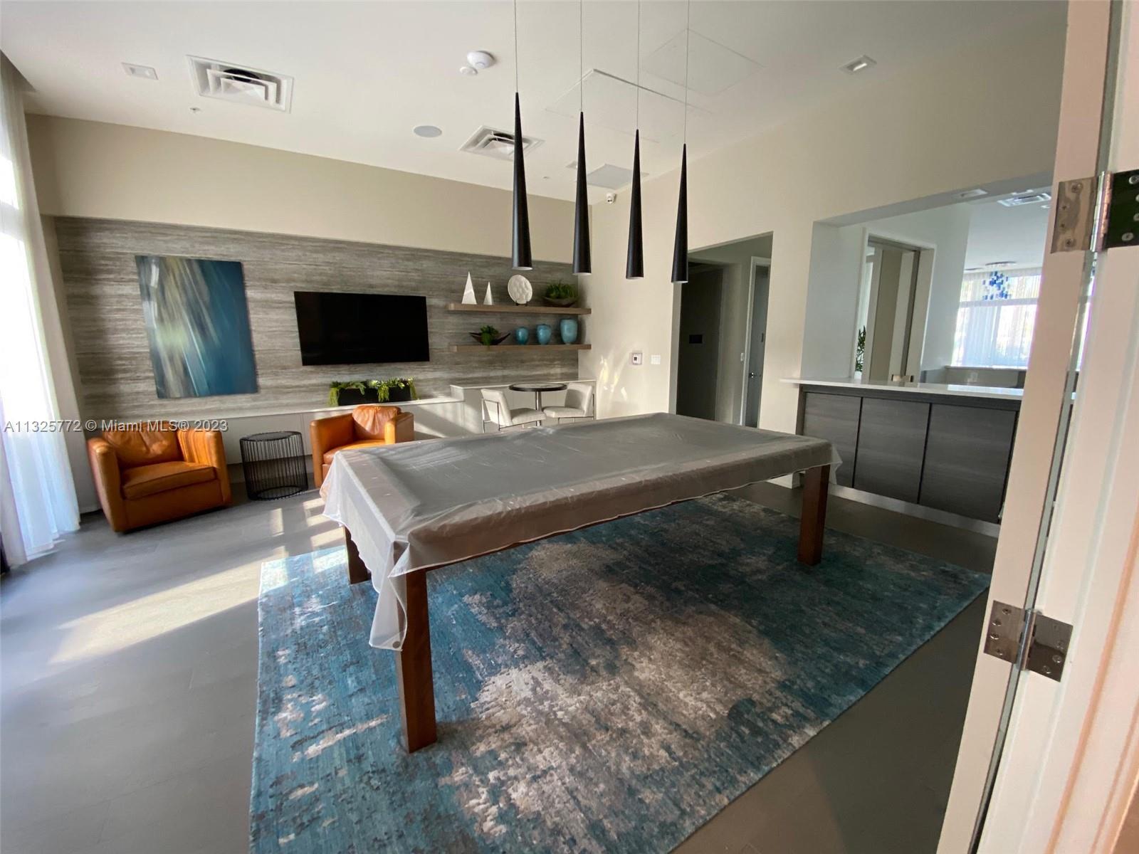 DOWNTOWN DORAL SOUTH PHAS - Residential Lease