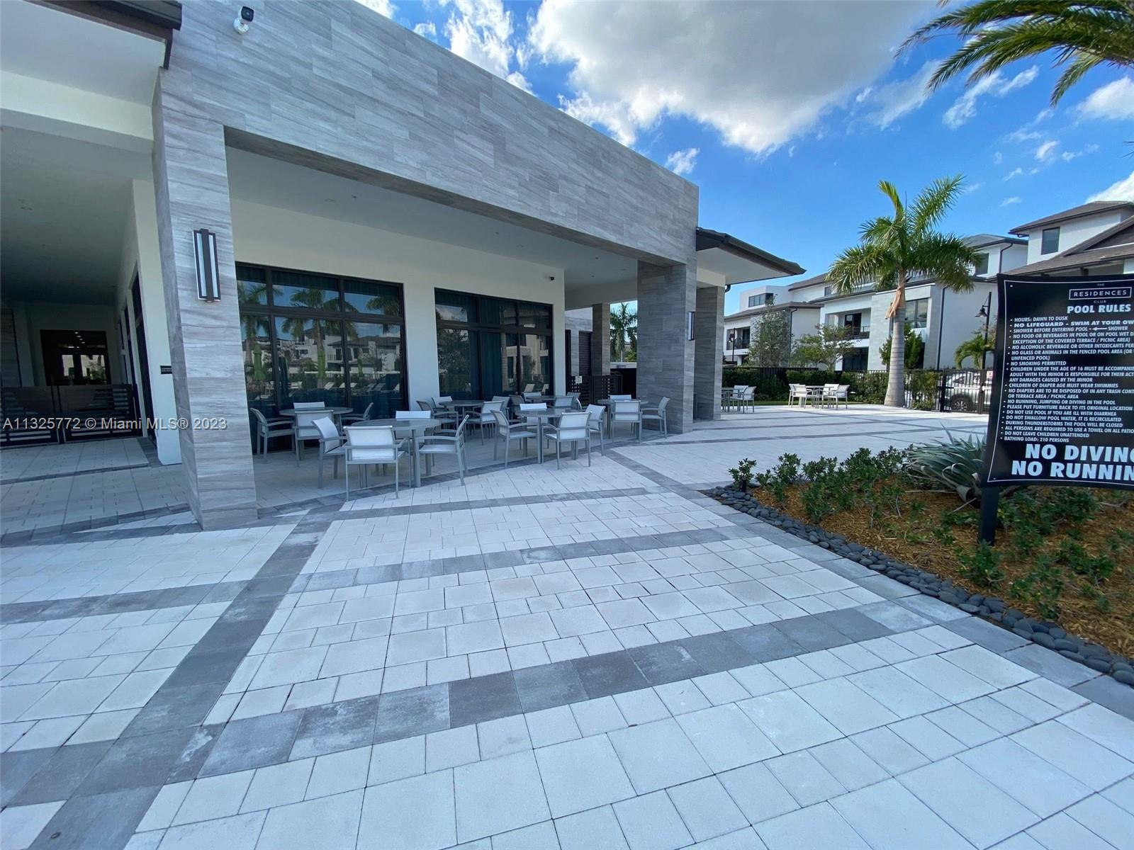 DOWNTOWN DORAL SOUTH PHAS - Residential Lease