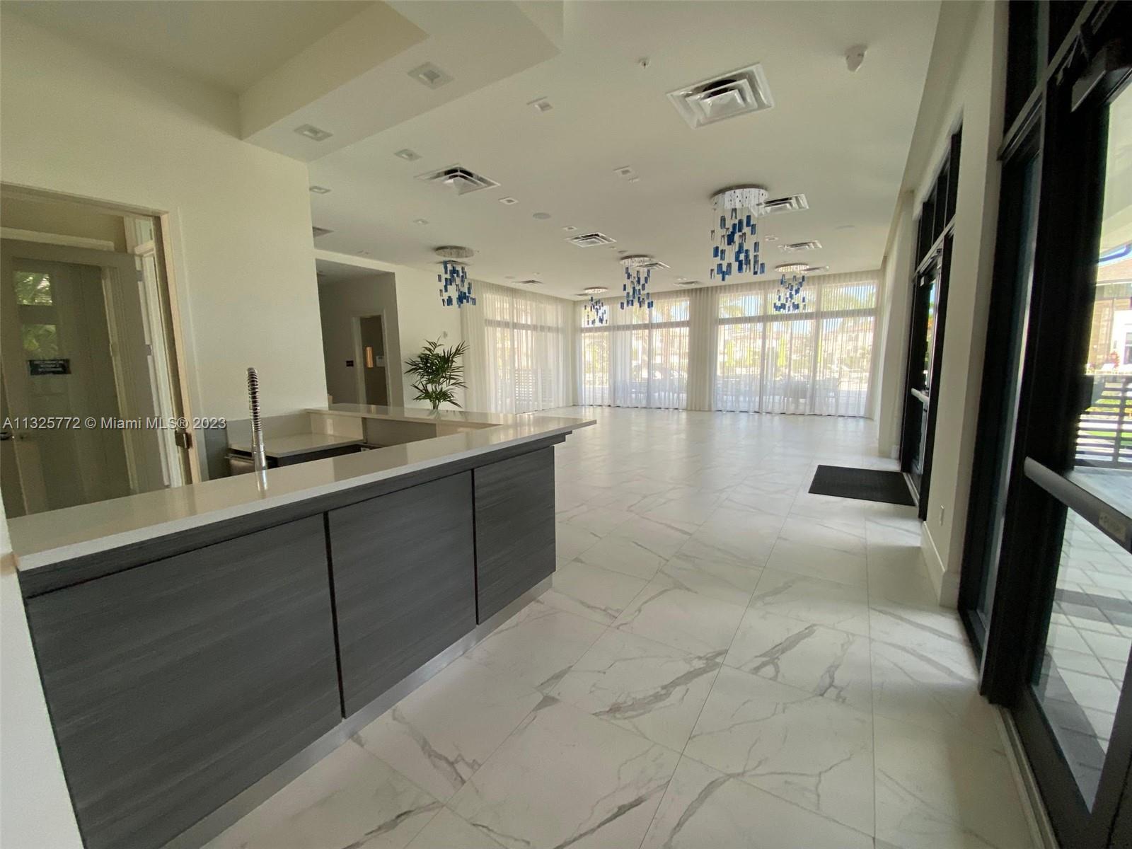 DOWNTOWN DORAL SOUTH PHAS - Residential Lease
