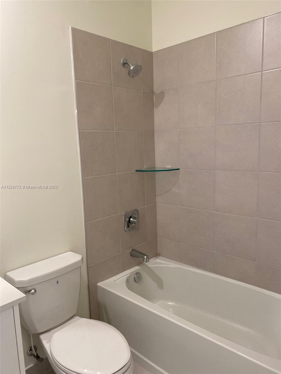 DOWNTOWN DORAL SOUTH PHAS - Residential Lease