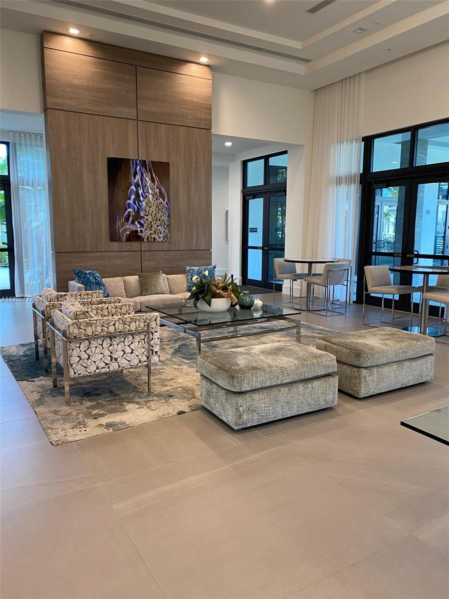 DOWNTOWN DORAL SOUTH PHAS - Residential Lease