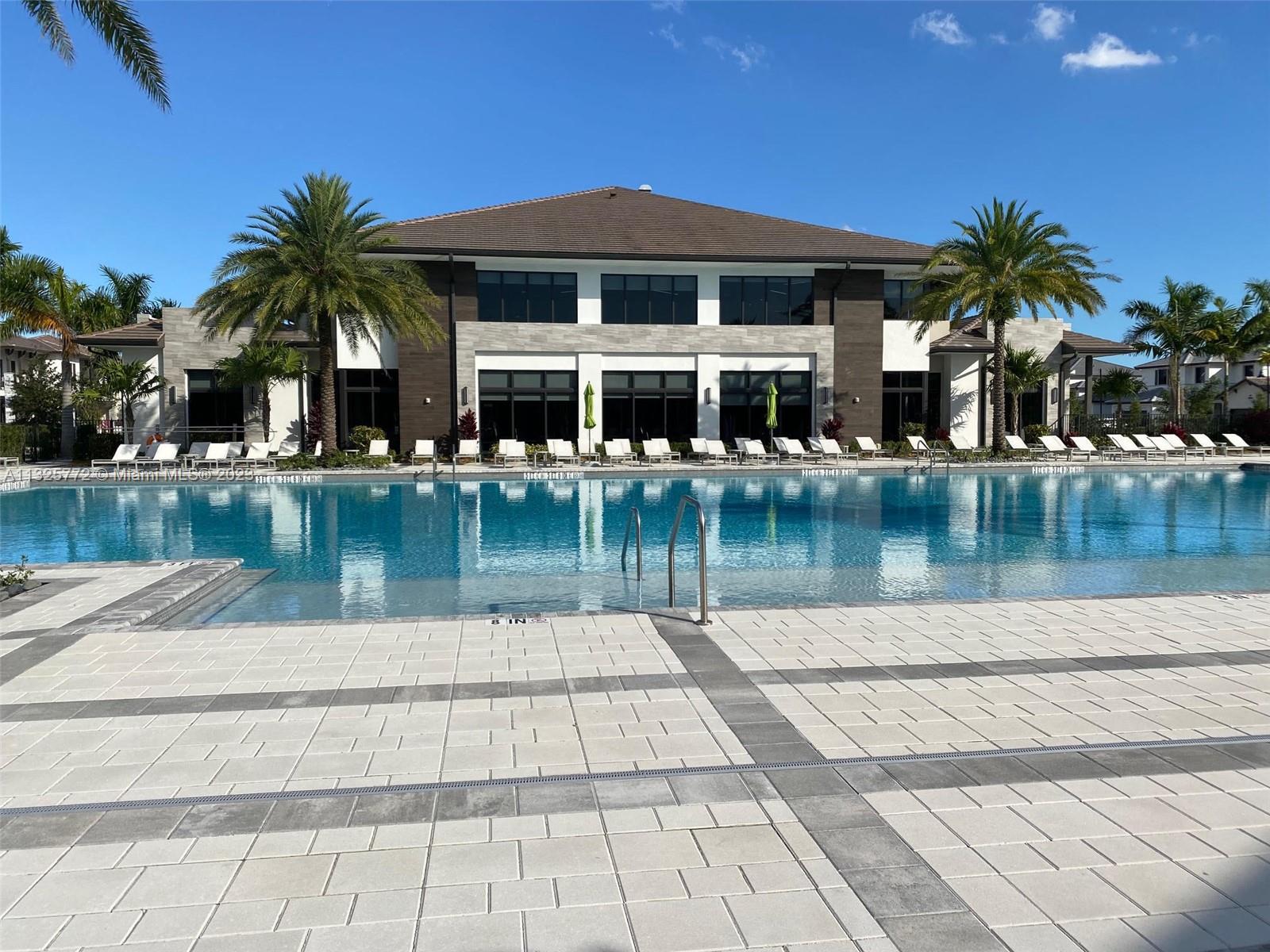 DOWNTOWN DORAL SOUTH PHAS - Residential Lease