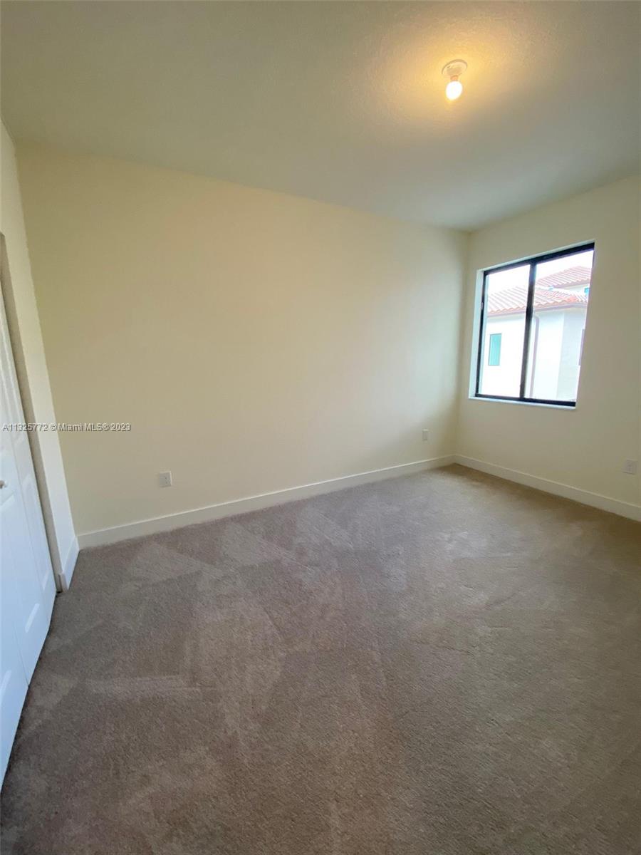 DOWNTOWN DORAL SOUTH PHAS - Residential Lease