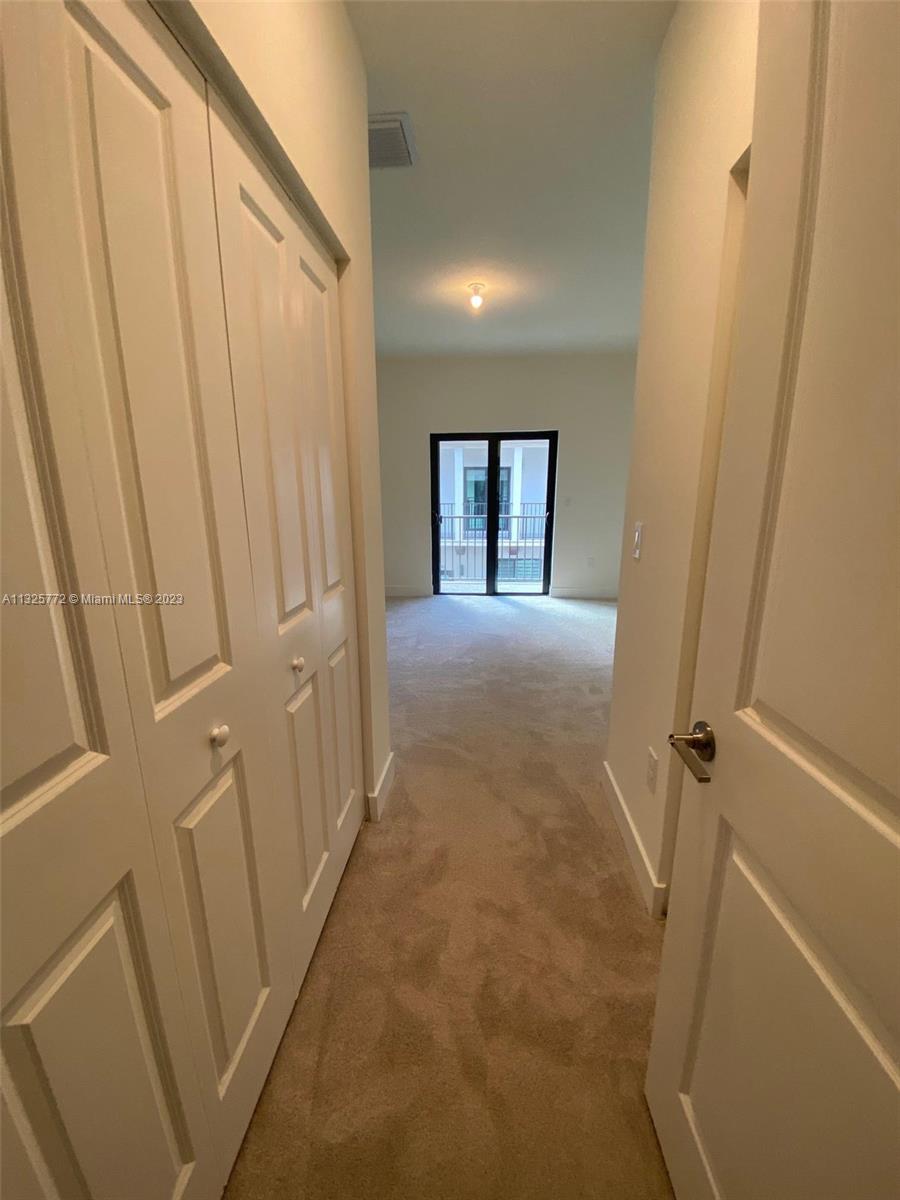DOWNTOWN DORAL SOUTH PHAS - Residential Lease