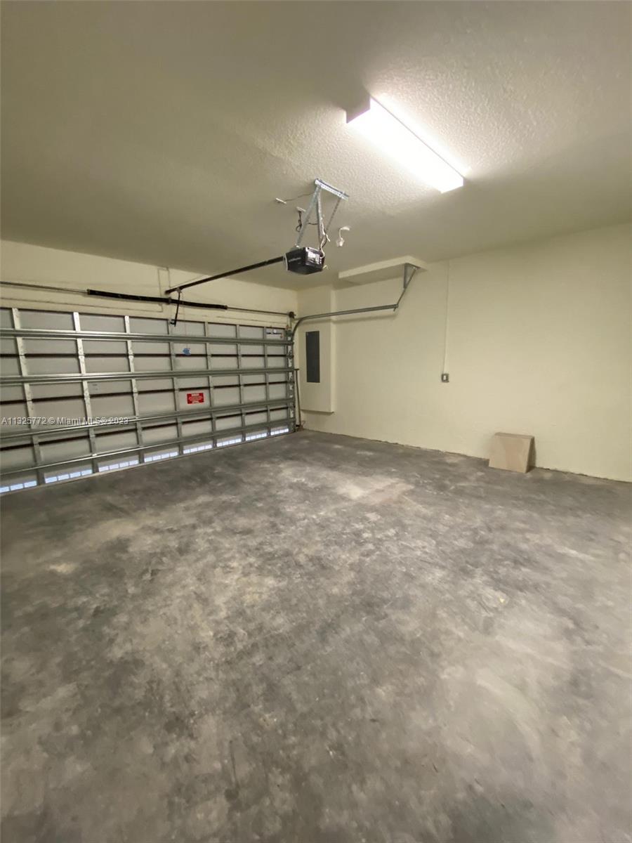 DOWNTOWN DORAL SOUTH PHAS - Residential Lease