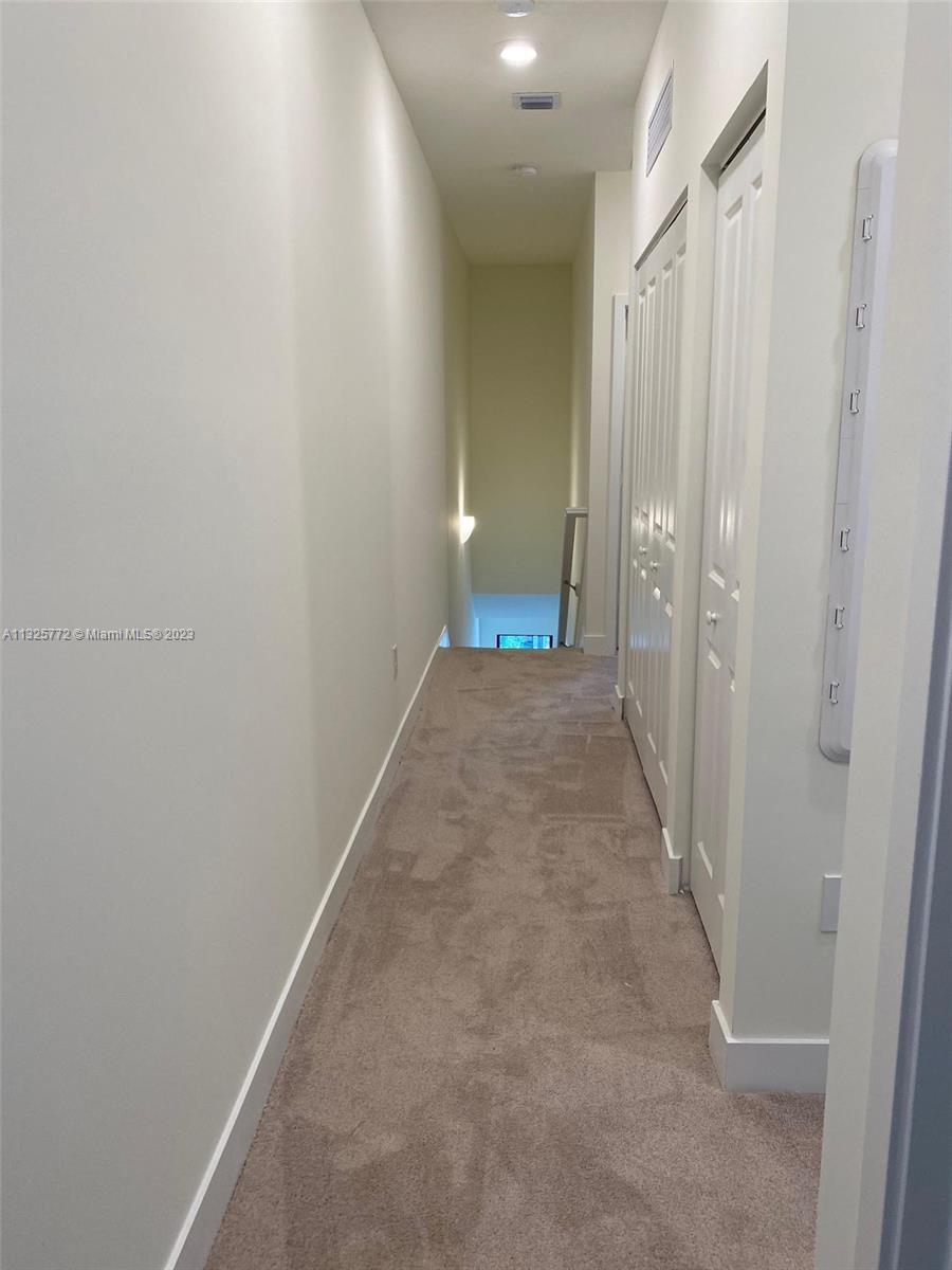 DOWNTOWN DORAL SOUTH PHAS - Residential Lease