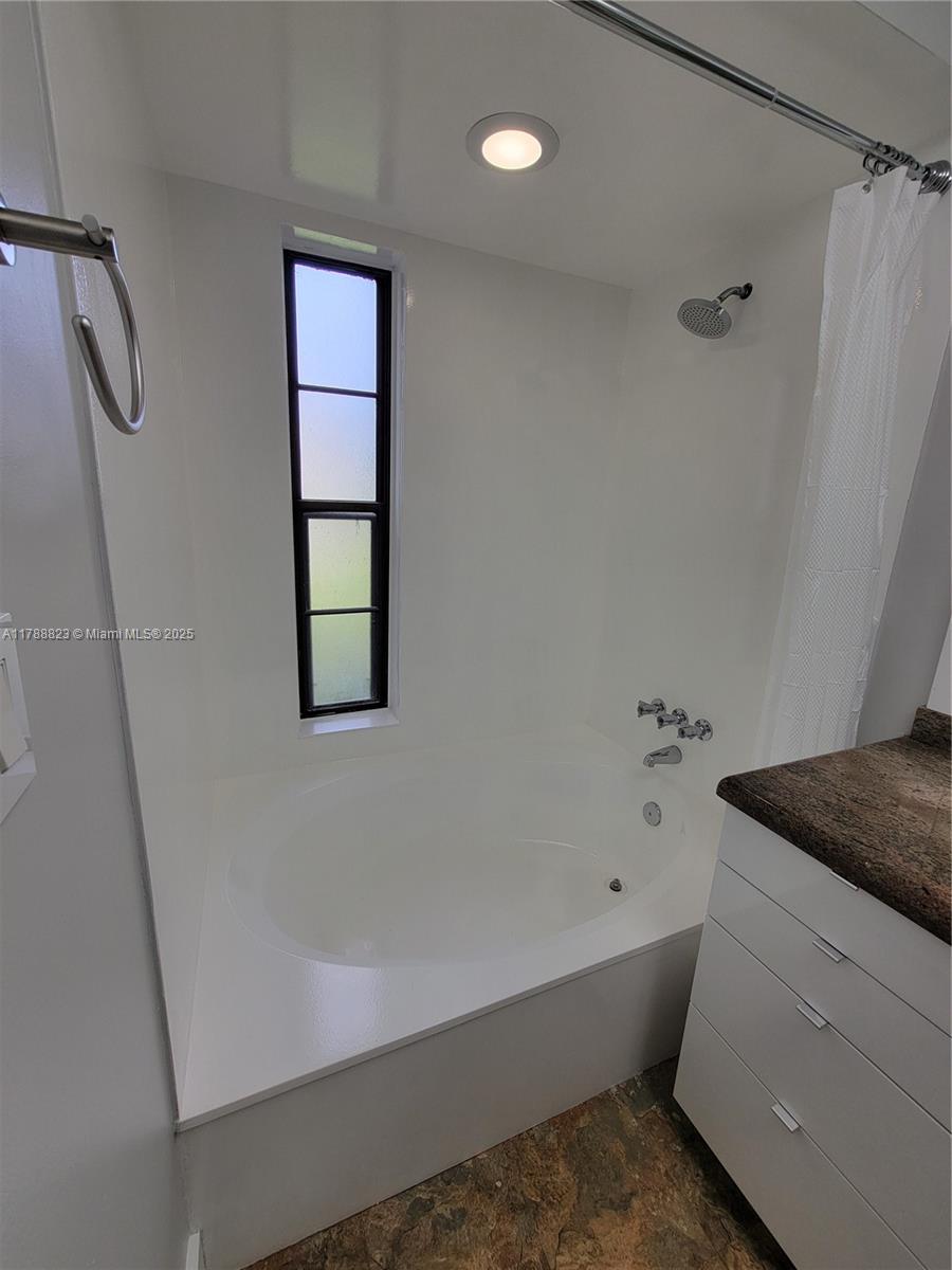 ISLE OF SANDALFOOT CONDO - Residential Lease