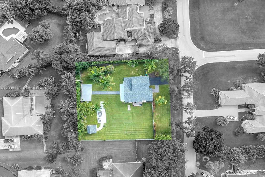Photo of 480 W Mount Vernon Dr, Plantation, FL 33325 (MLS # A12008118)