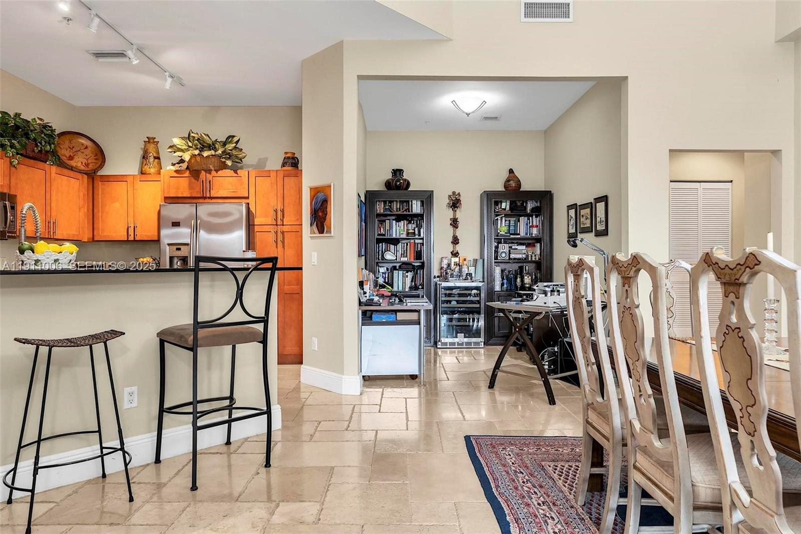 COLONNADE AT DADELAND SE - Residential