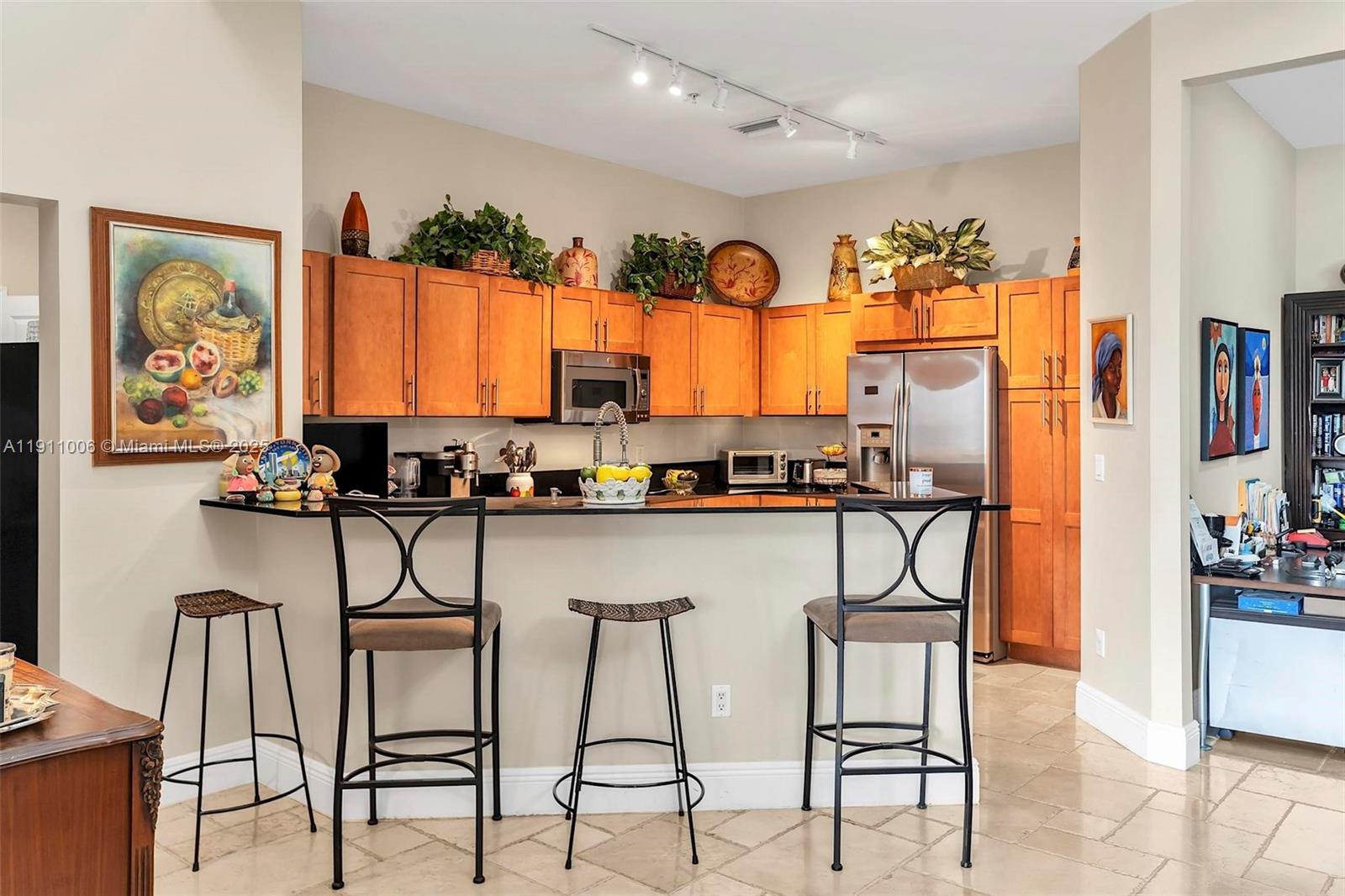 COLONNADE AT DADELAND SE - Residential