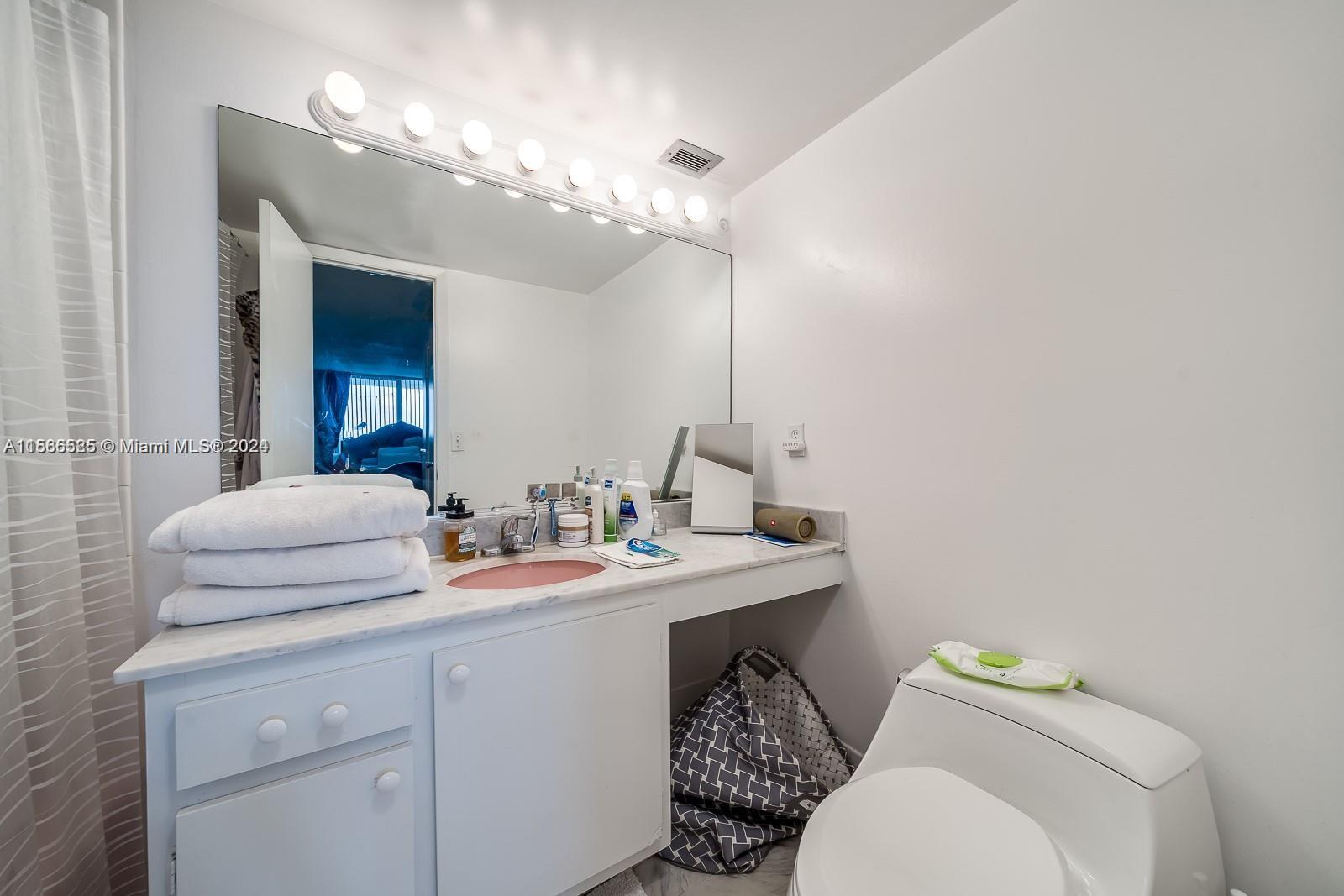 COMMODORE PLAZA CONDO - Residential