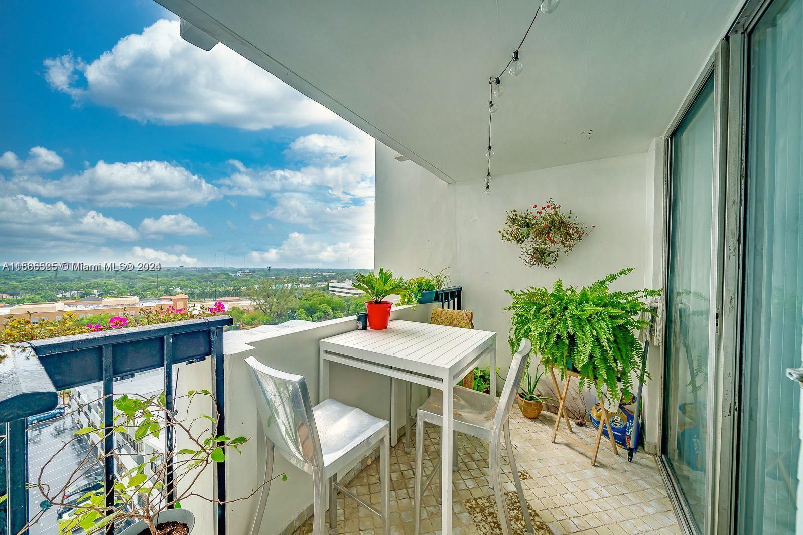 COMMODORE PLAZA CONDO - Residential