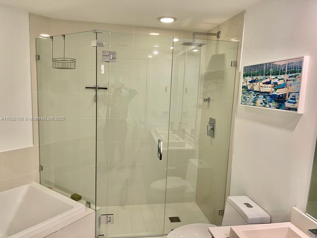 BRICKELL HEIGHTS EAST CON - Residential Lease