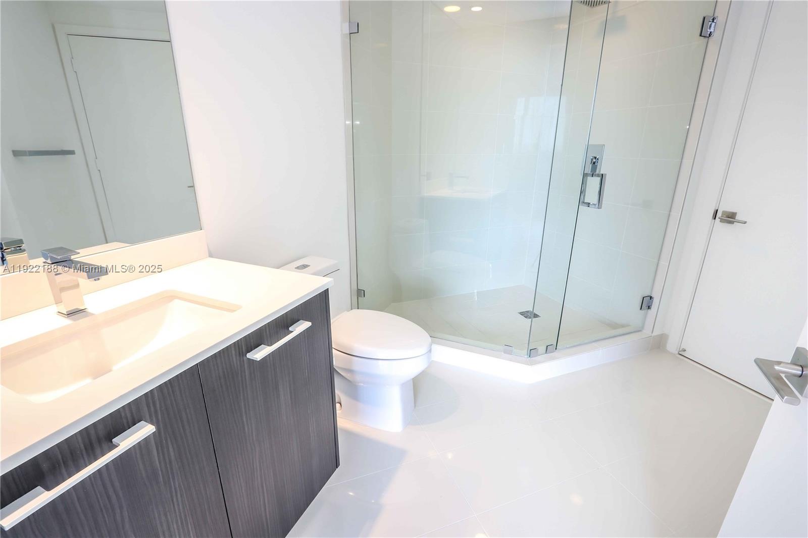 BRICKELL HEIGHTS EAST CON - Residential Lease