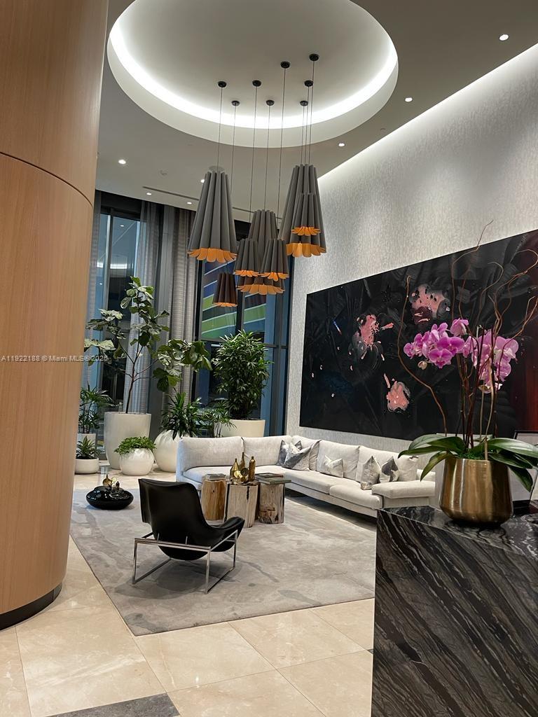 BRICKELL HEIGHTS EAST CON - Residential Lease