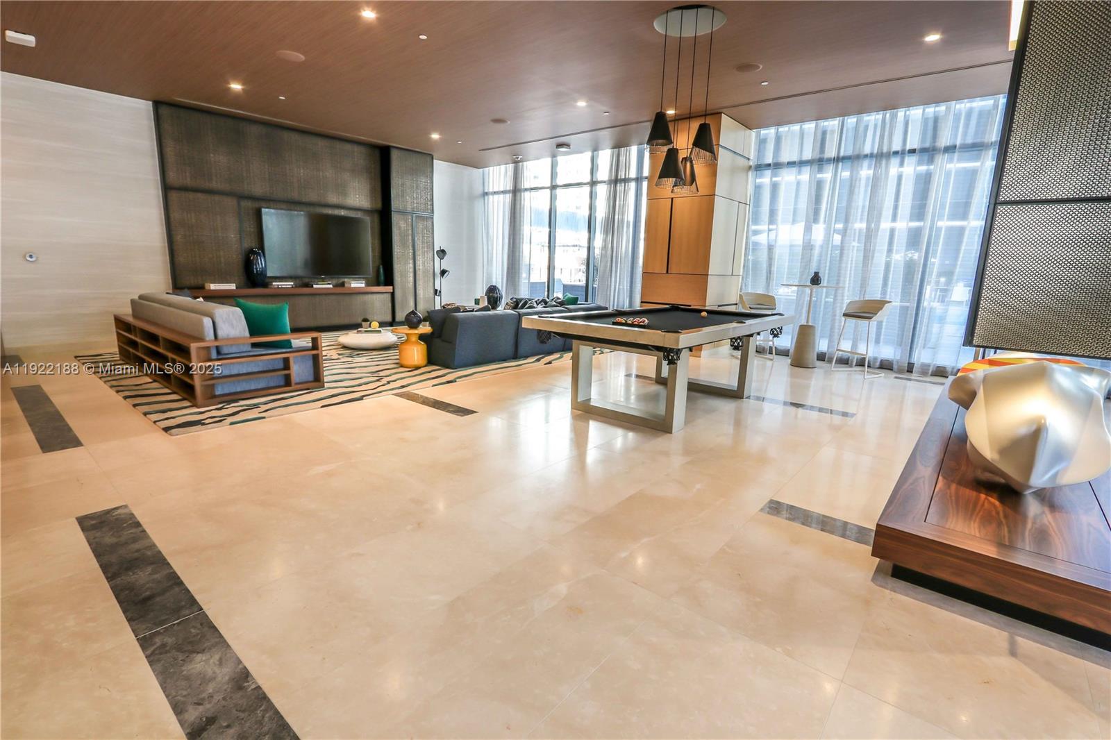 BRICKELL HEIGHTS EAST CON - Residential Lease