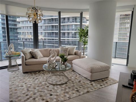 45 SW 9th St 2201 Miami FL 33130