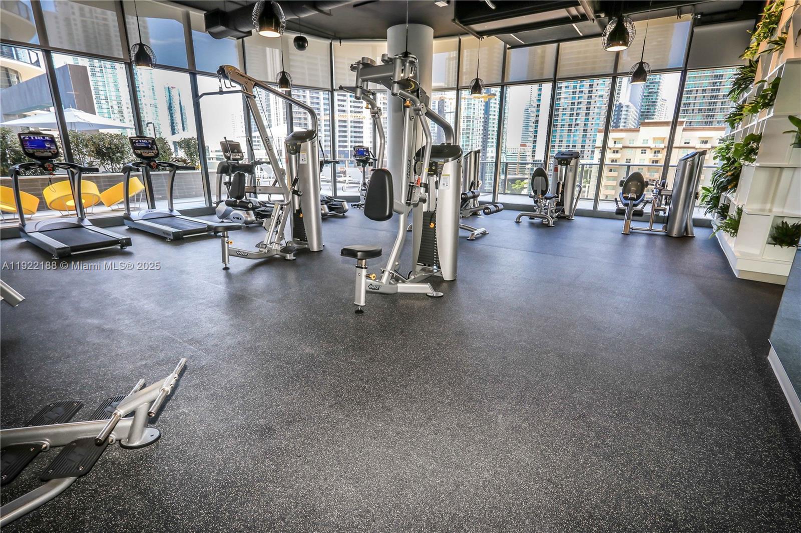 BRICKELL HEIGHTS EAST CON - Residential Lease