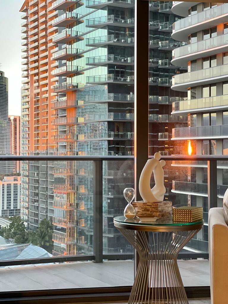 BRICKELL HEIGHTS EAST CON - Residential Lease