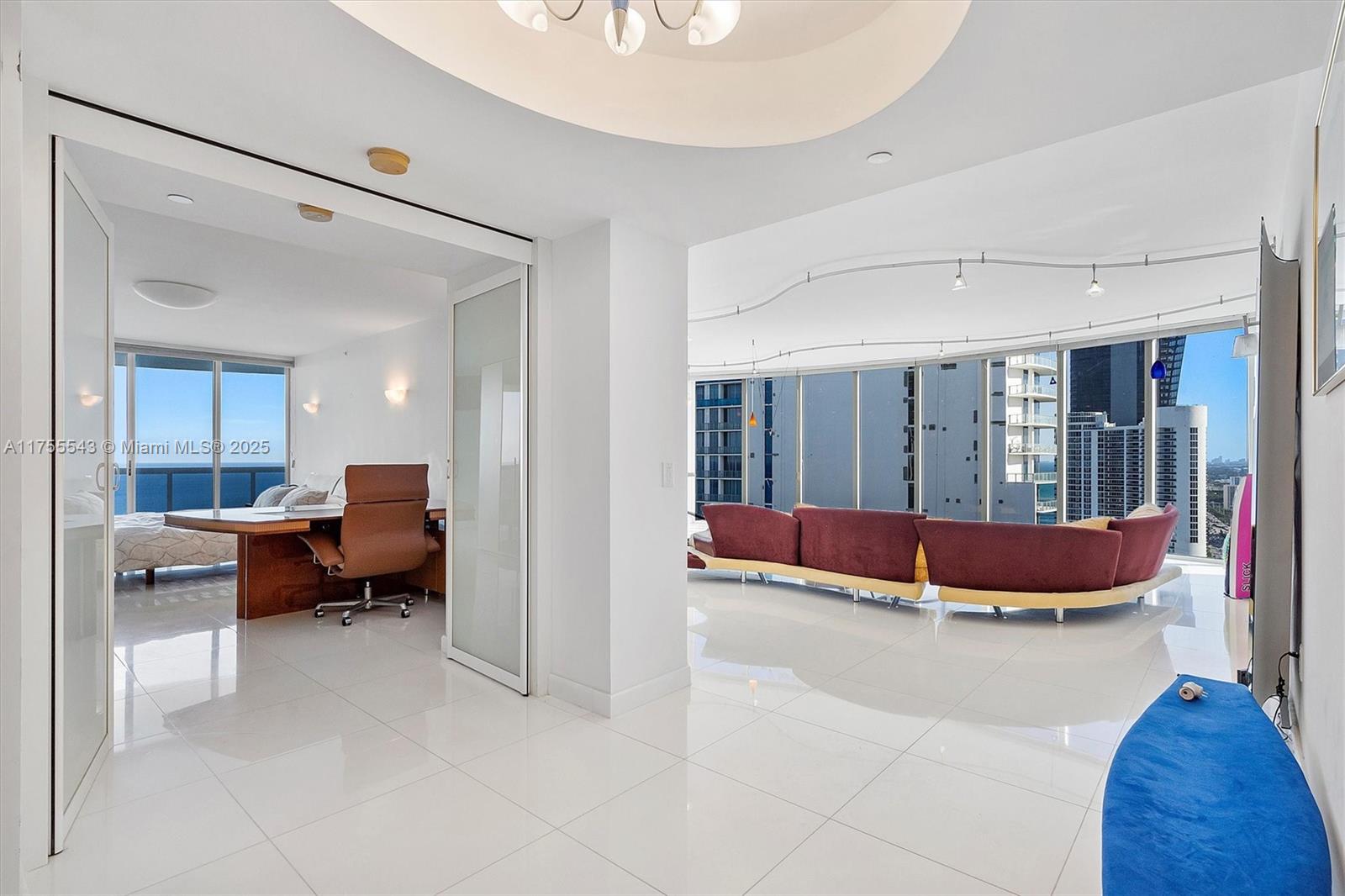 THE PINNACLE CONDO - Residential