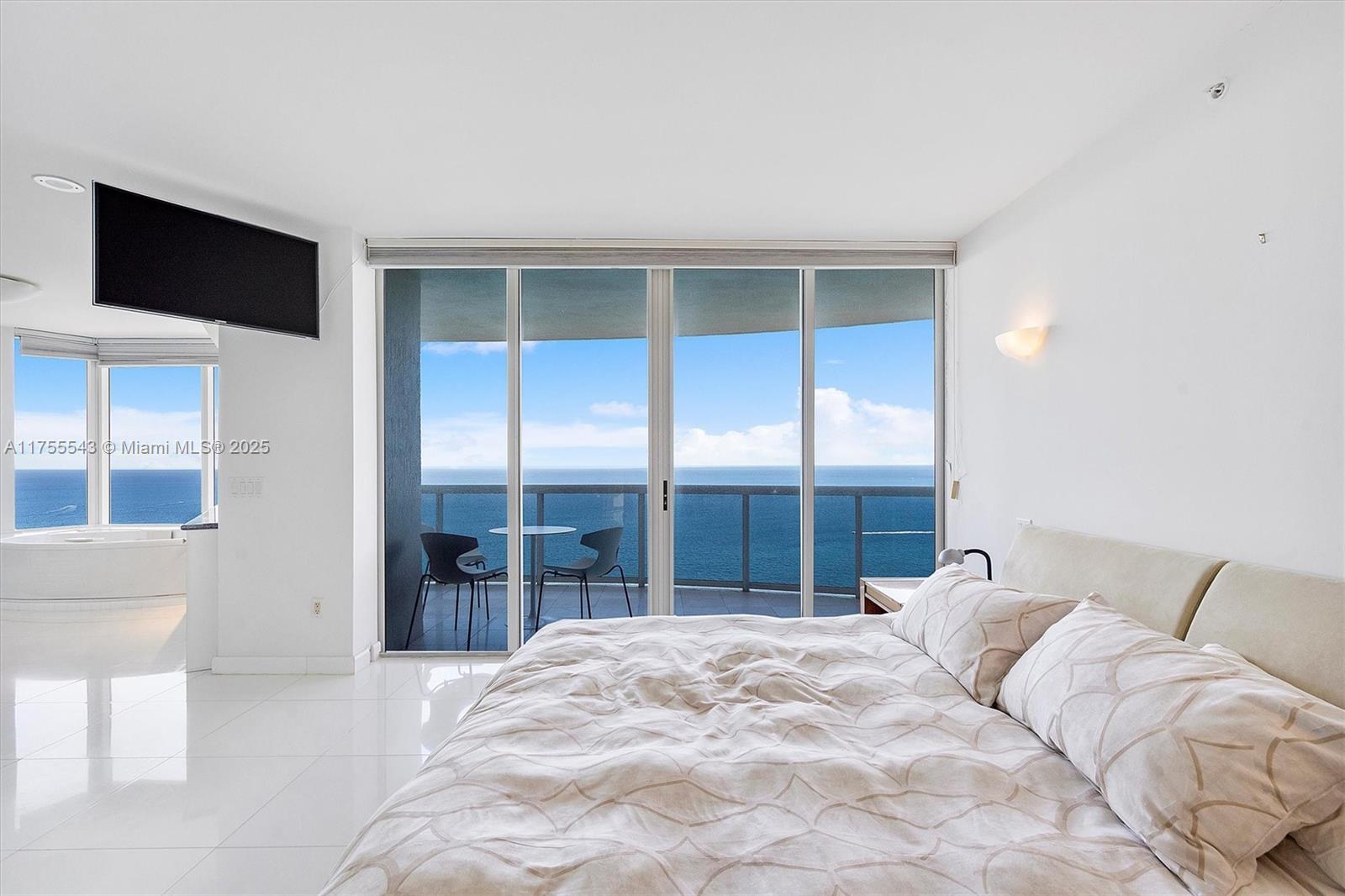 THE PINNACLE CONDO - Residential