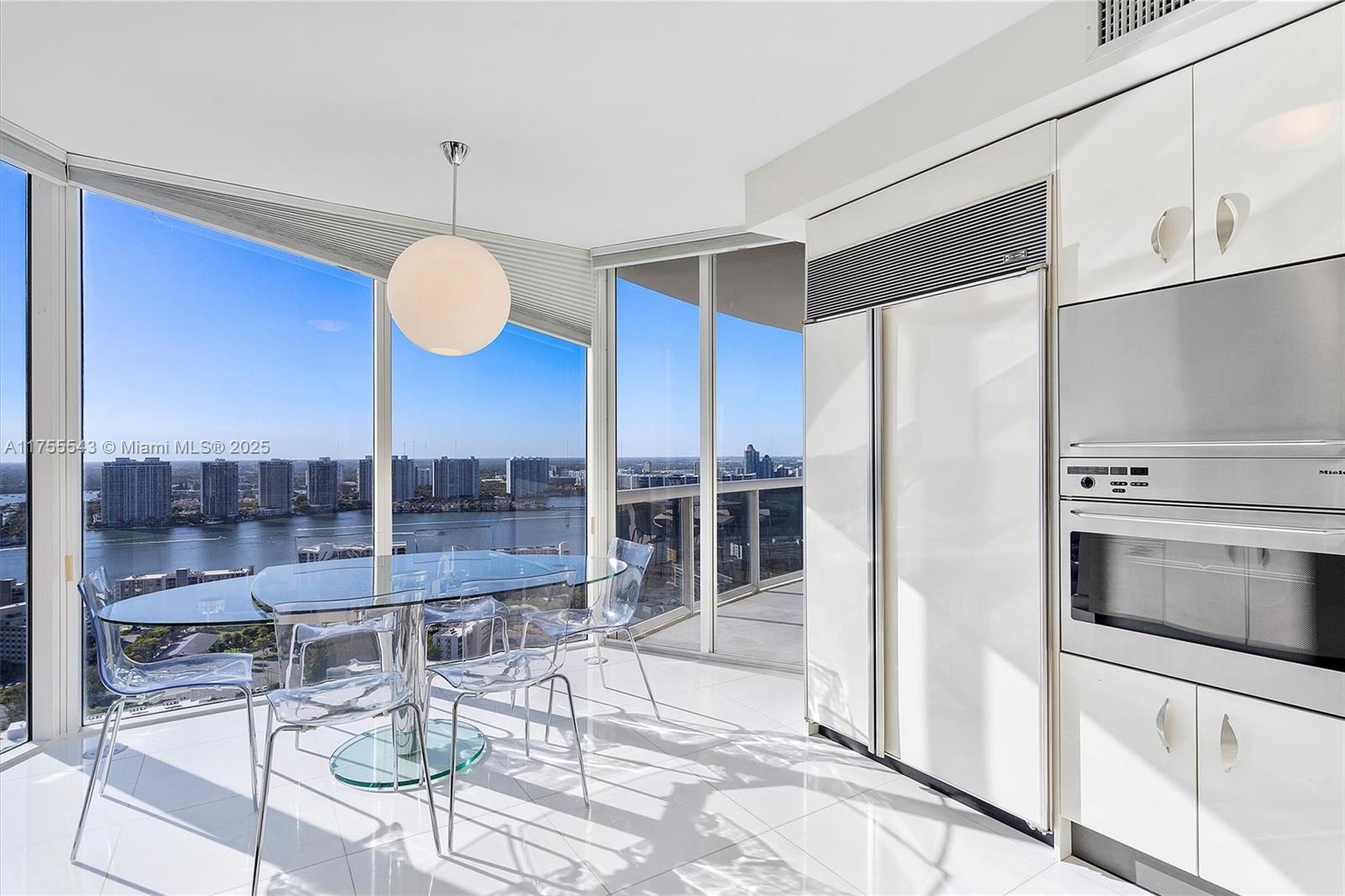 THE PINNACLE CONDO - Residential