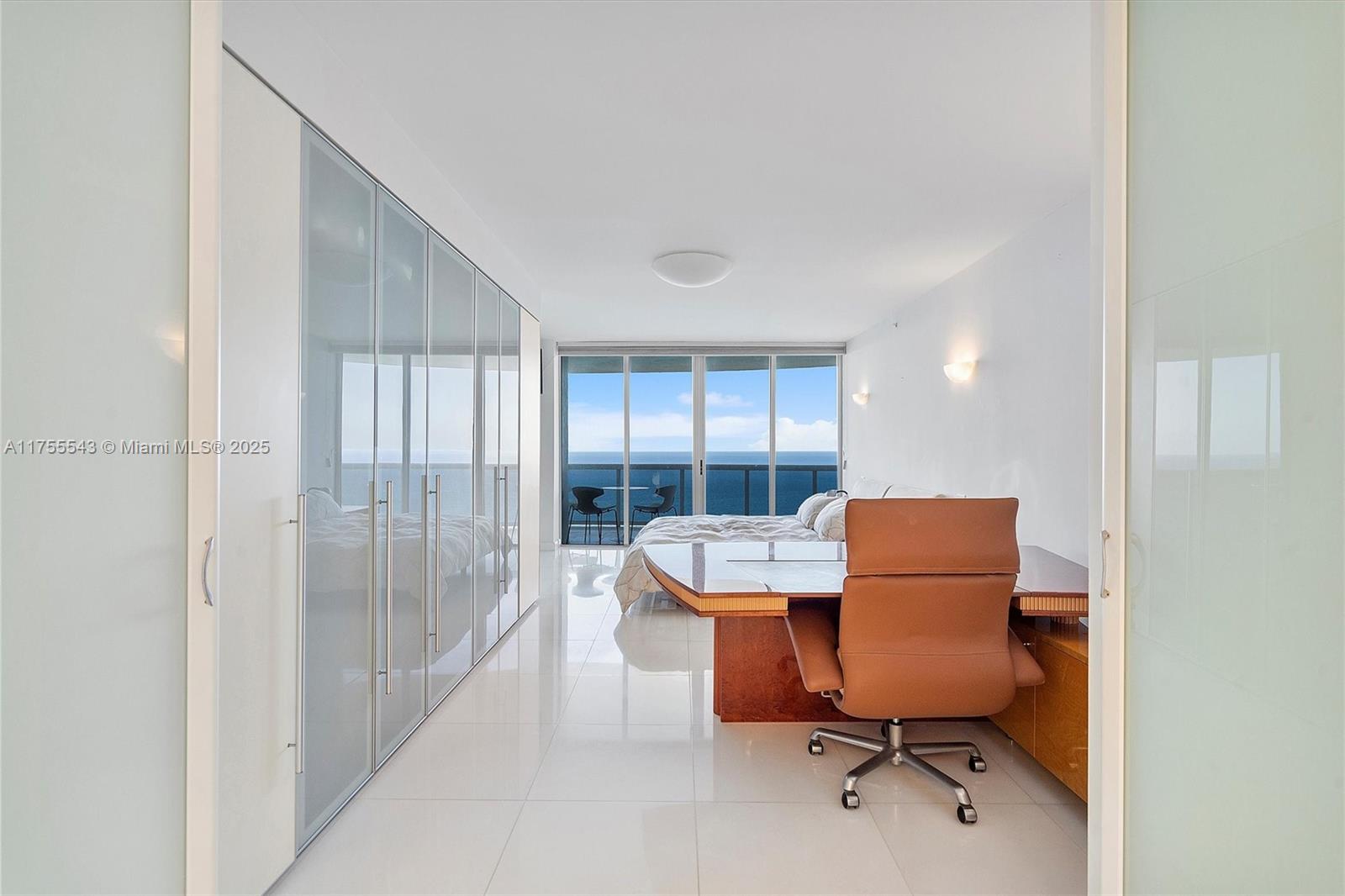 THE PINNACLE CONDO - Residential