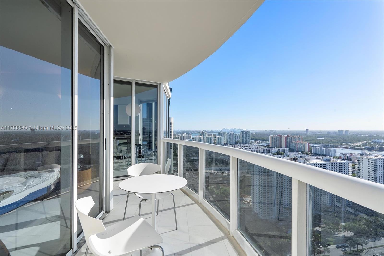 THE PINNACLE CONDO - Residential