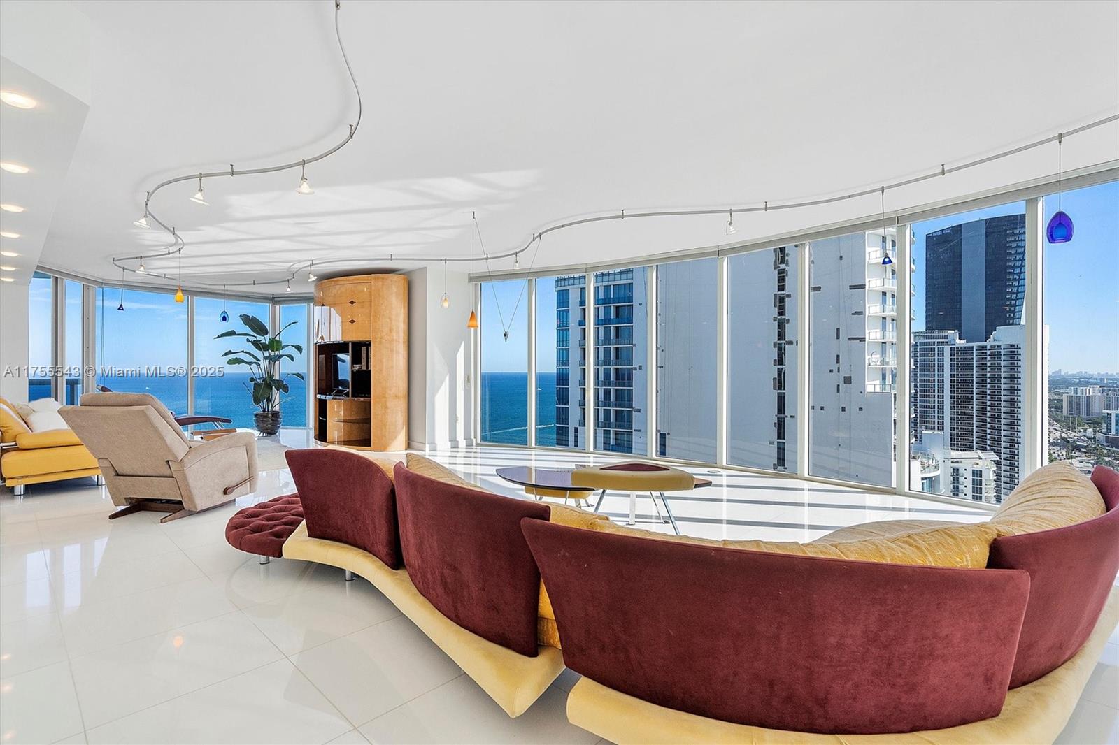17555 Collins Ave 3701