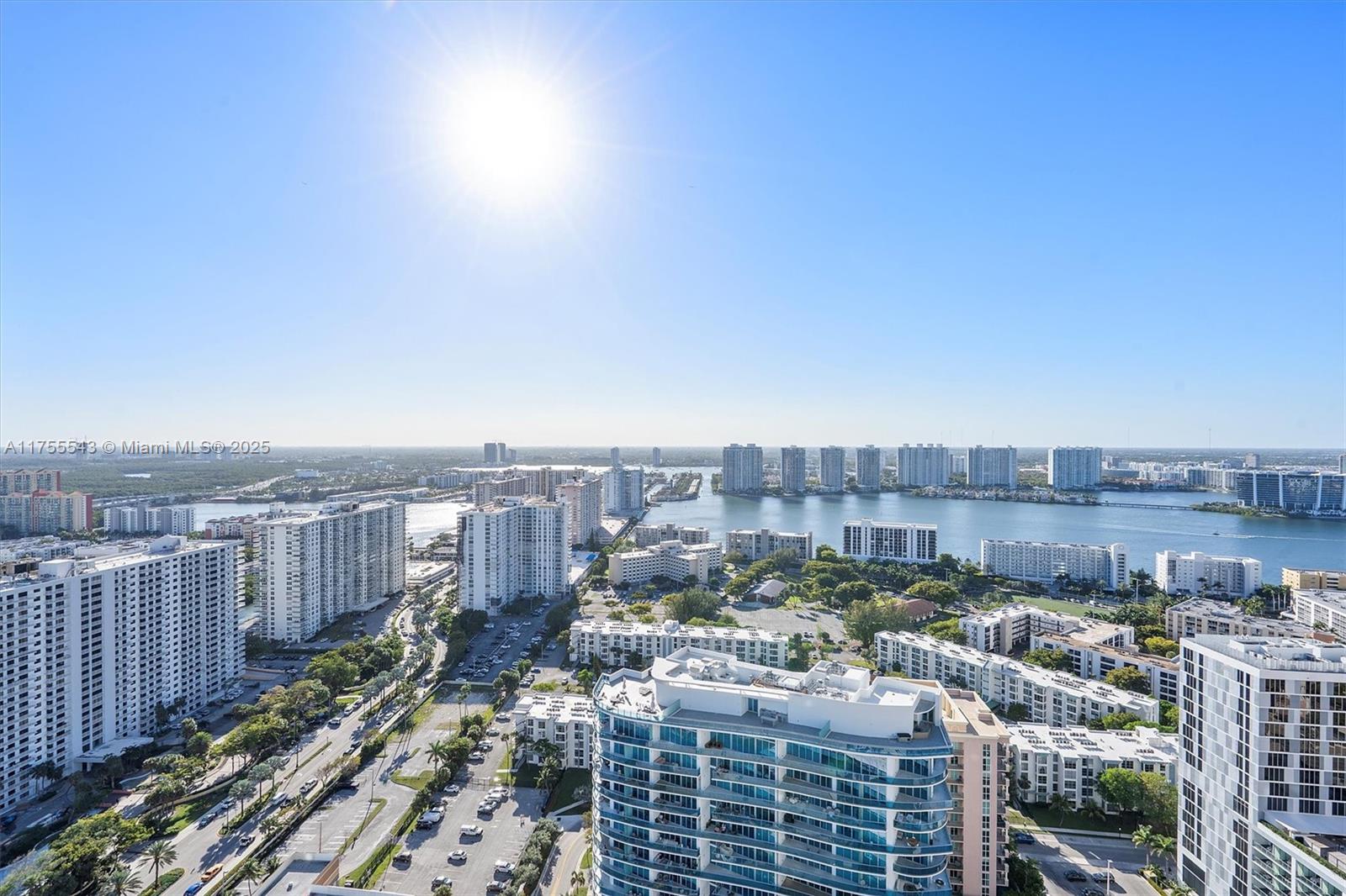 THE PINNACLE CONDO - Residential