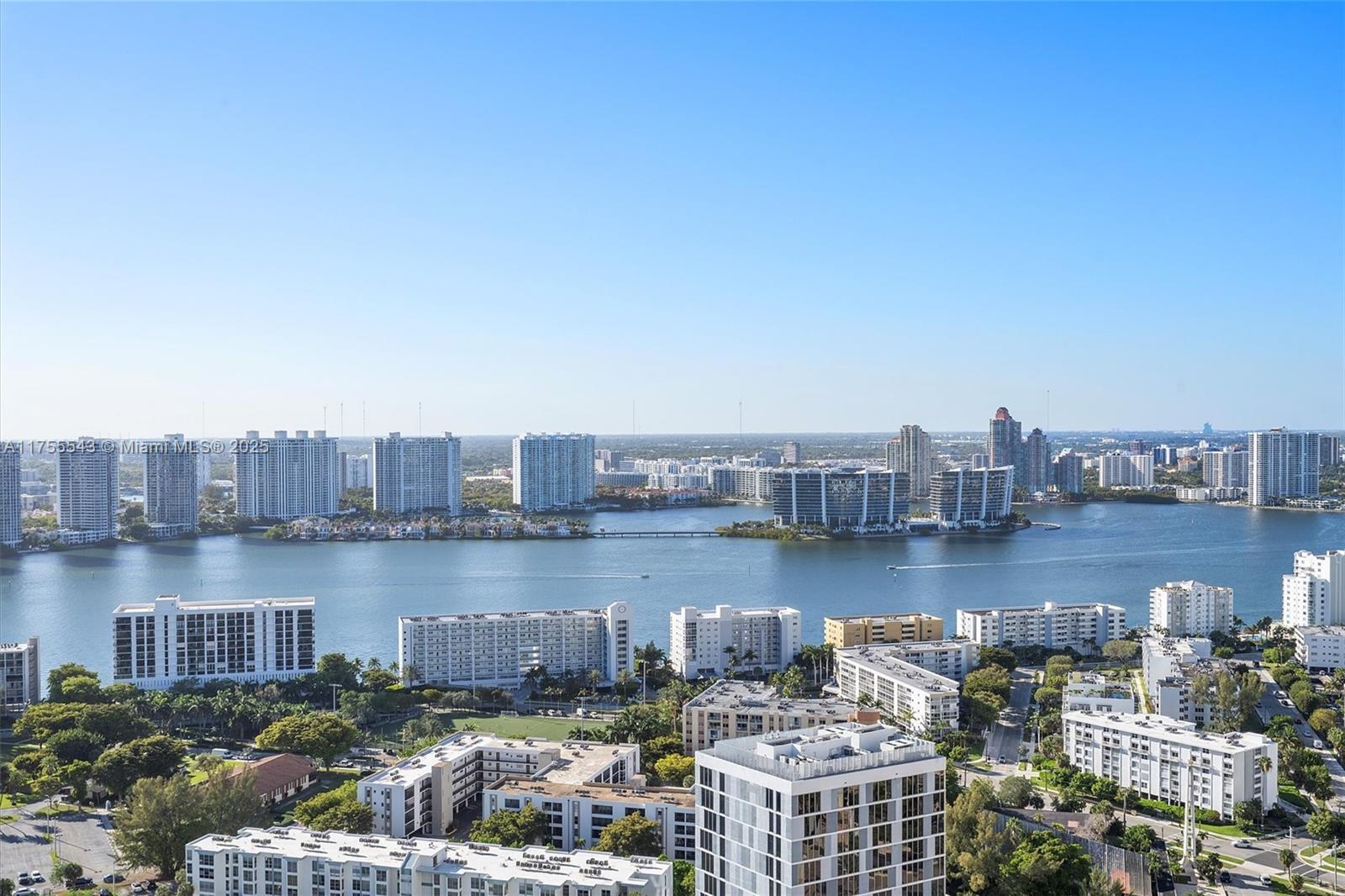 THE PINNACLE CONDO - Residential